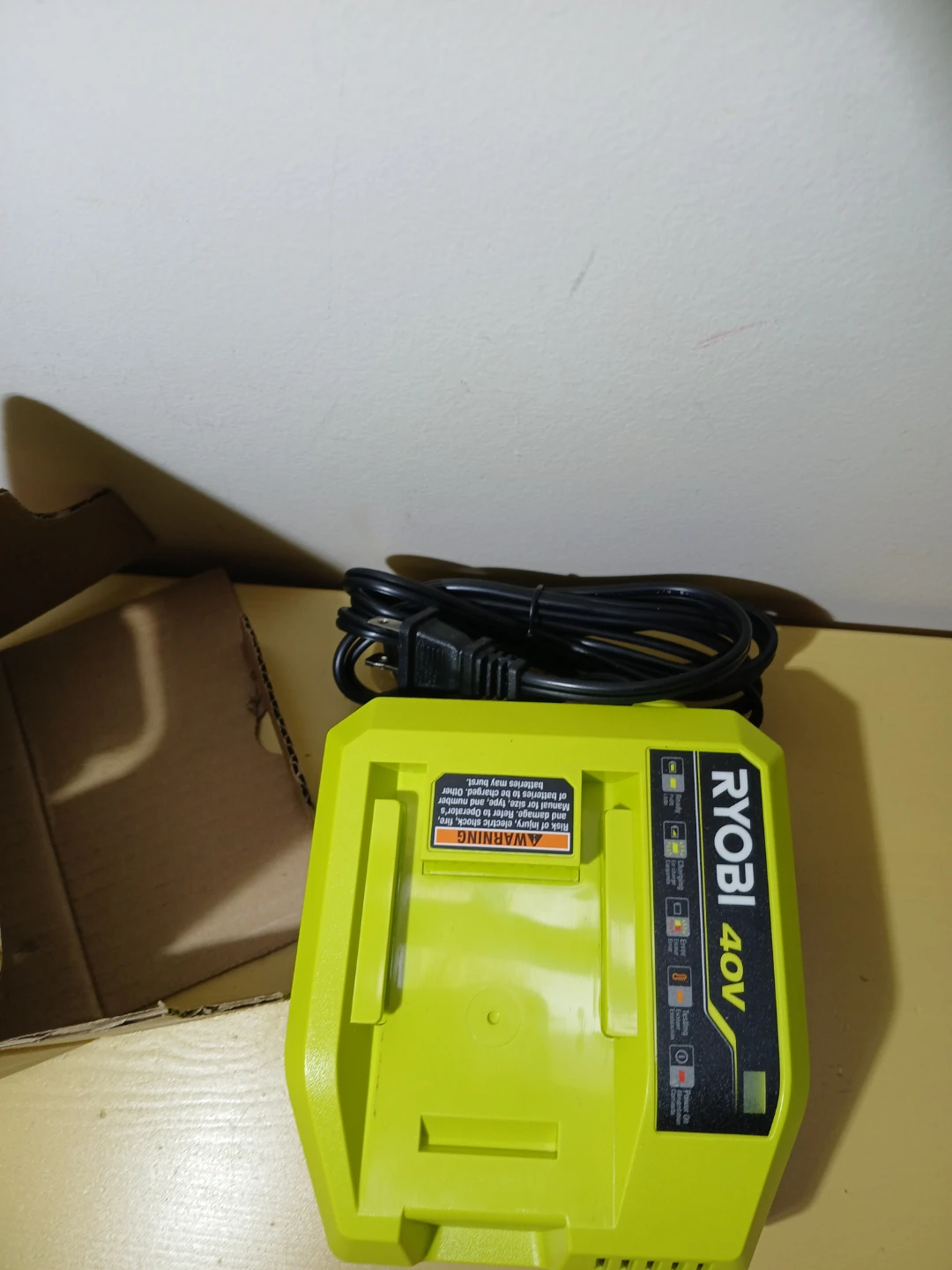 RYOBI 40V Lithium-Ion Fast Charger - photo 3