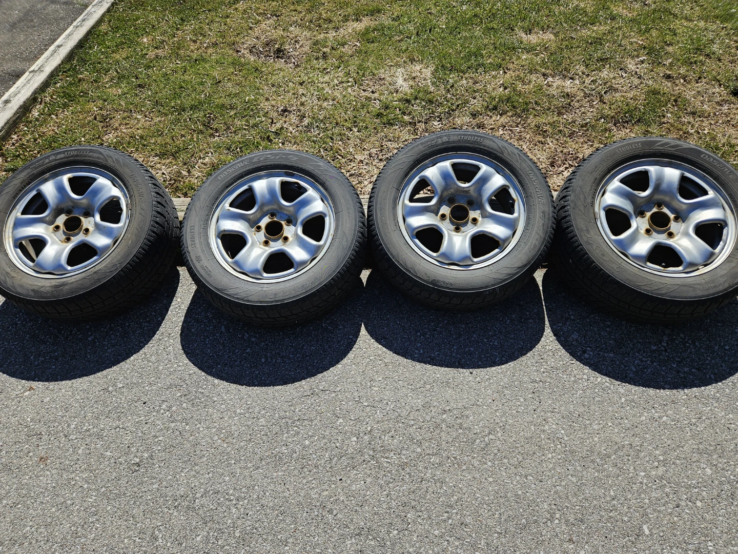 OEM Honda rims and Toyo winter tires. 215/60/16. 5 x 114.3