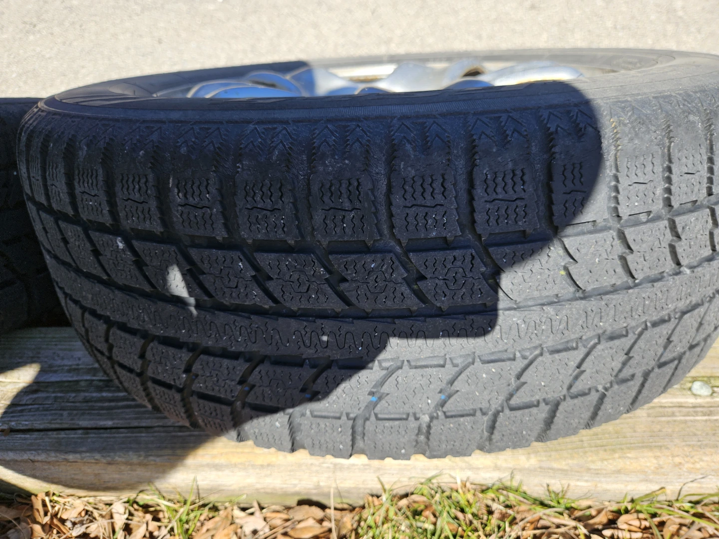 OEM Honda rims and Toyo winter tires. 215/60/16. 5 x 114.3 - photo 4