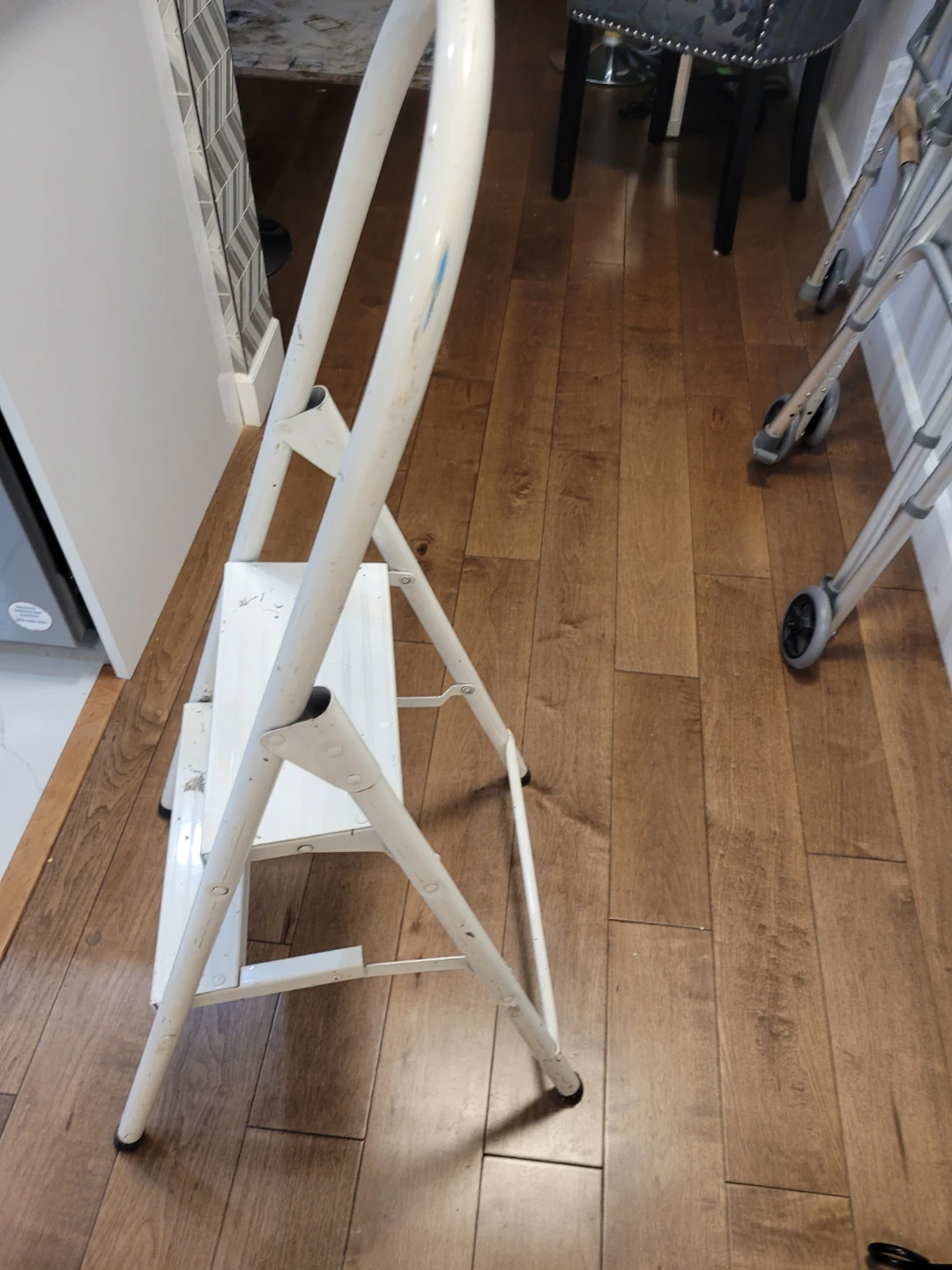 Davidson 560 White Two Stepladder - photo 2