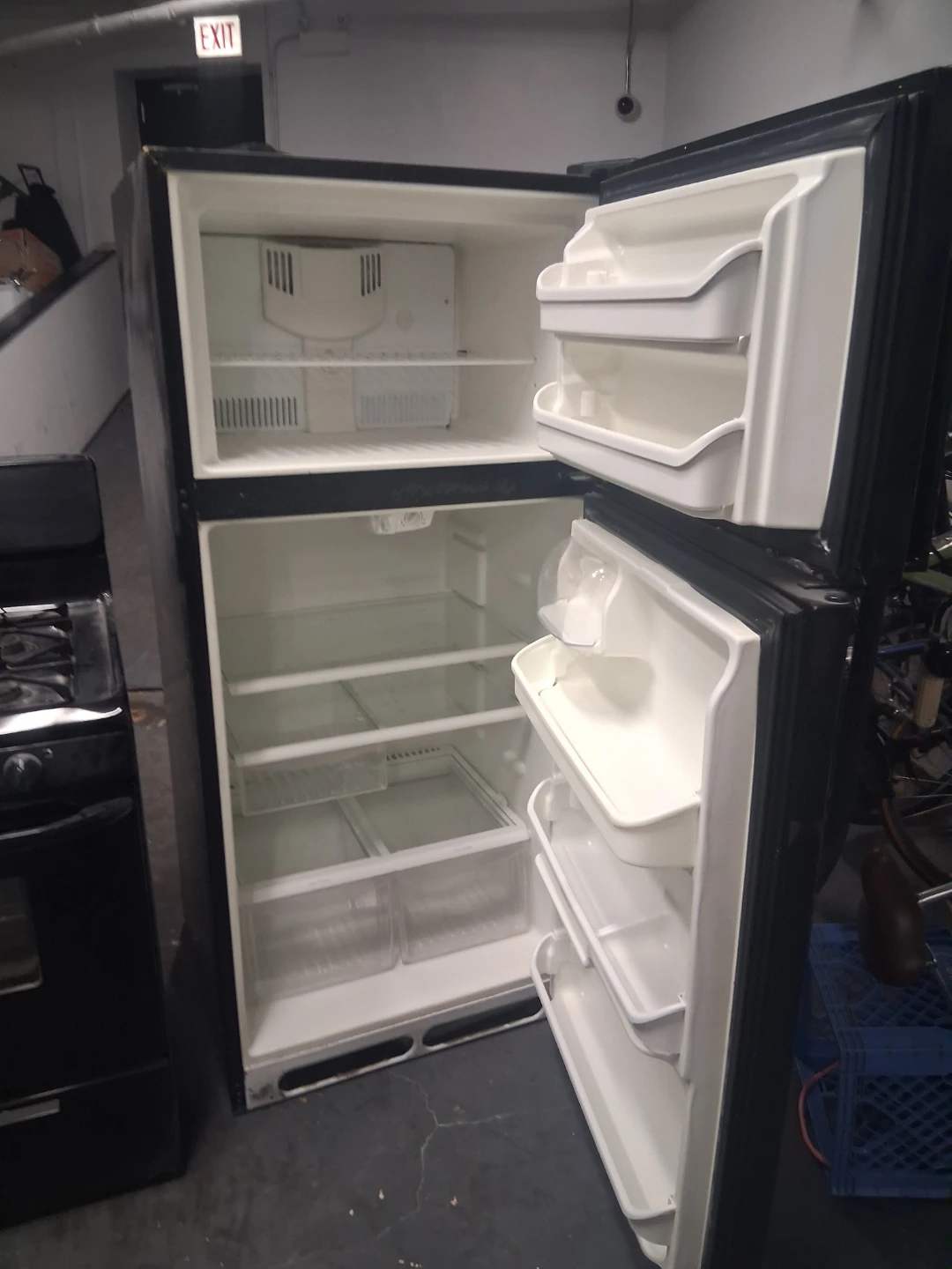 Frigidaire Refrigerator - photo 5