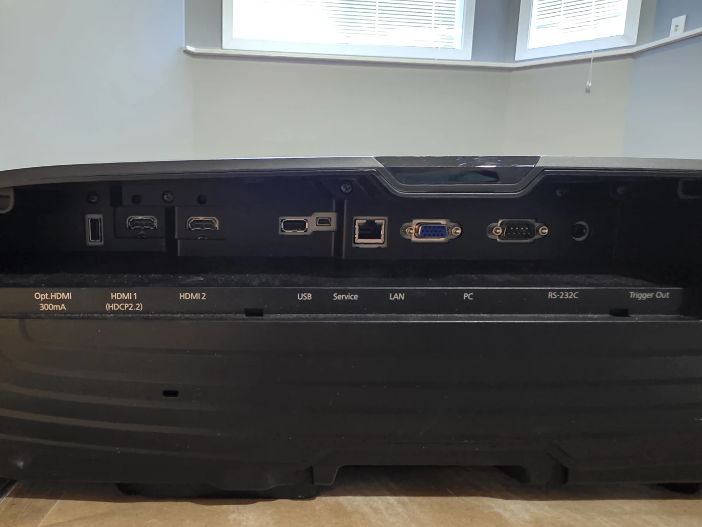Epson PowerLite Pro Cinema 6040UB 3LCD Projector - photo 4