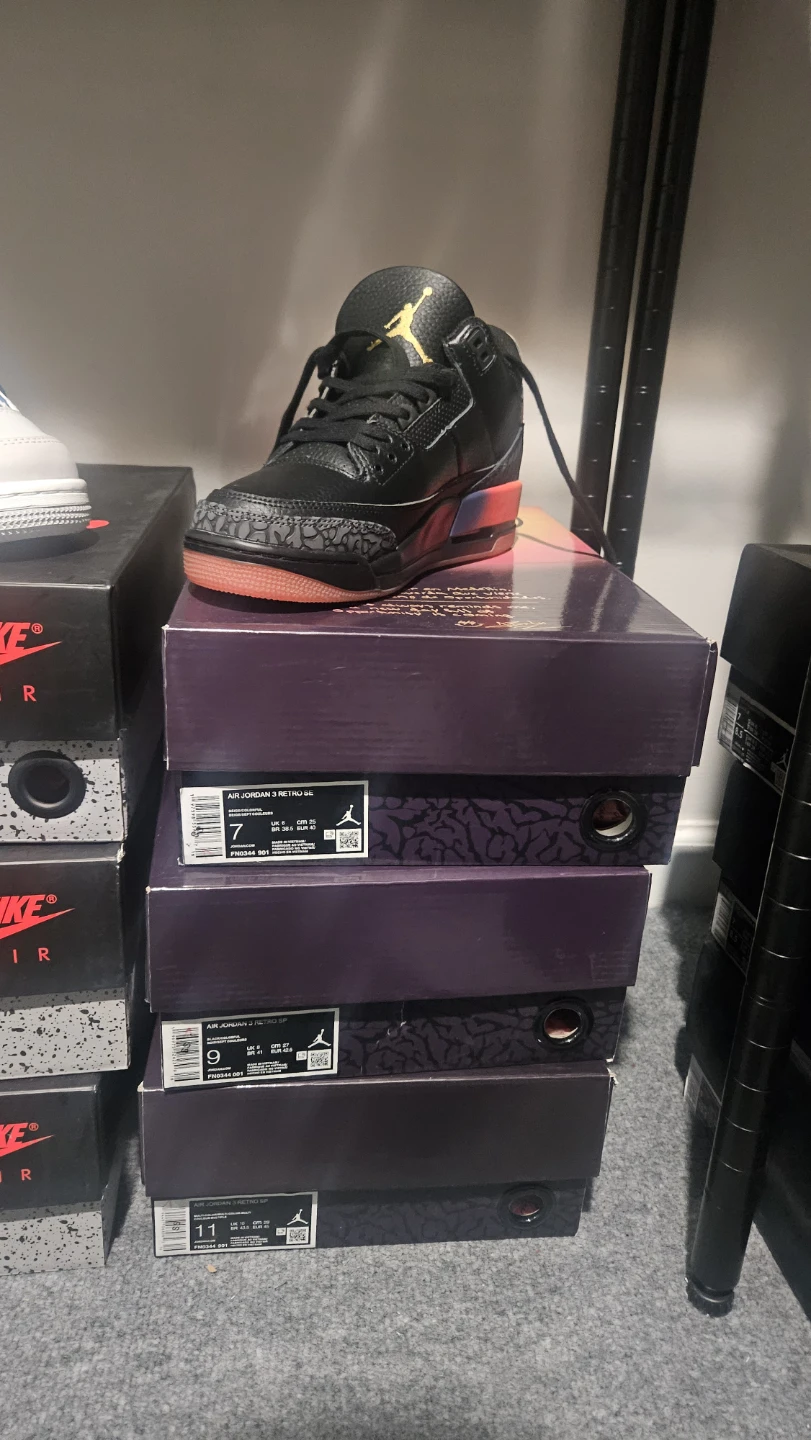 Nike Air Jordan Retro Sneakers