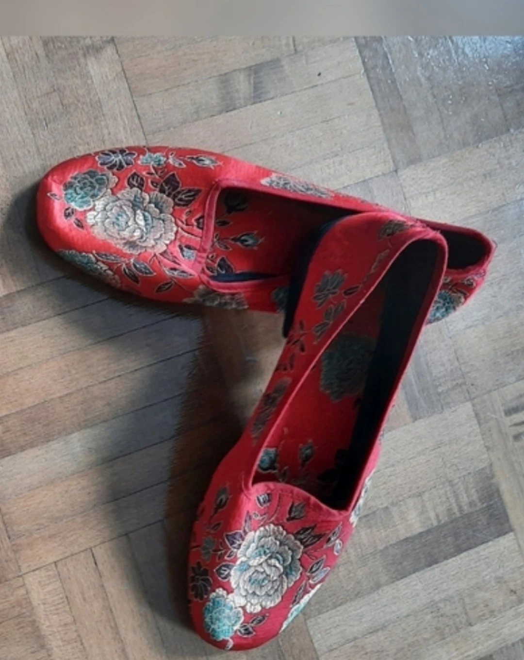 Red Floral Embroidered Ballet Flats - photo 2