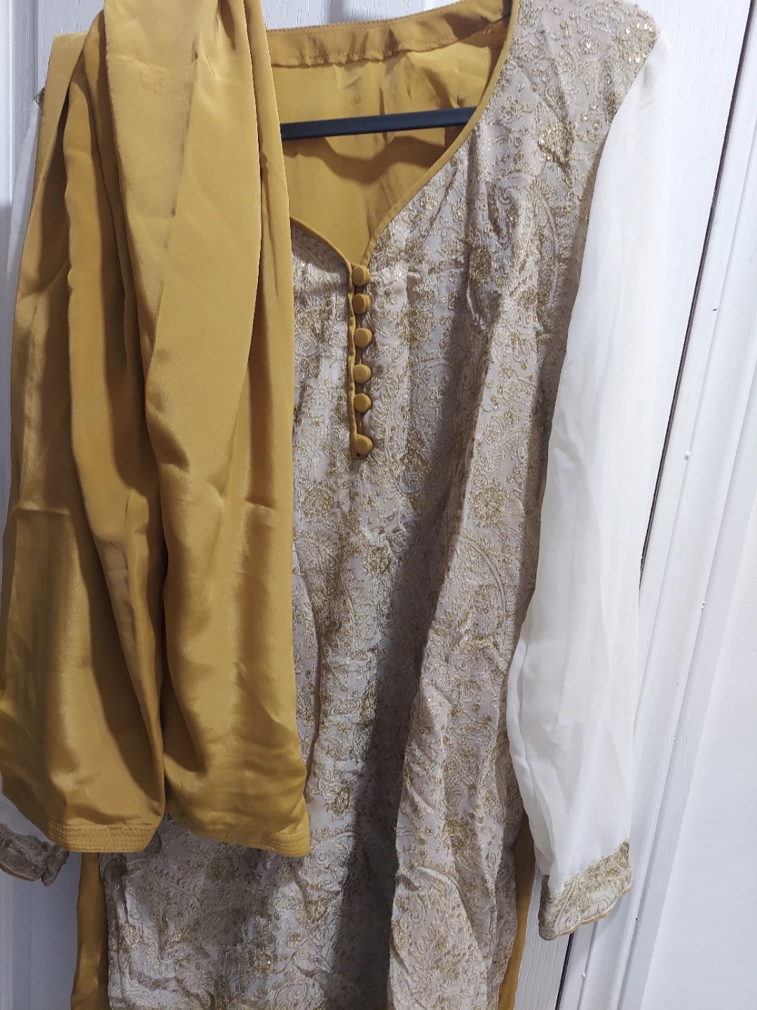 Women's Embroidered Kurti with Pants and Dupatta - photo 3