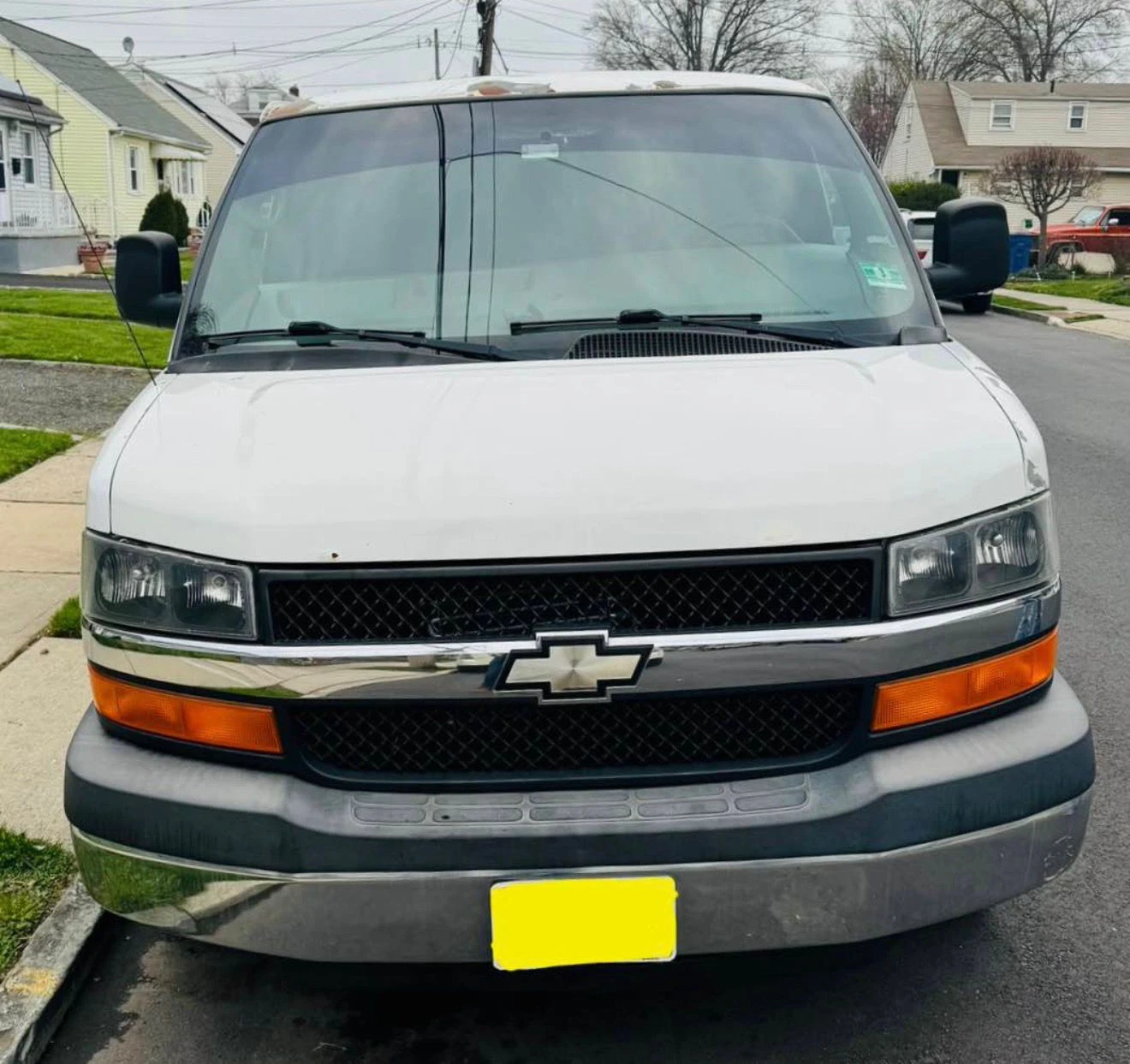 White Chevrolet Express Van - photo 4