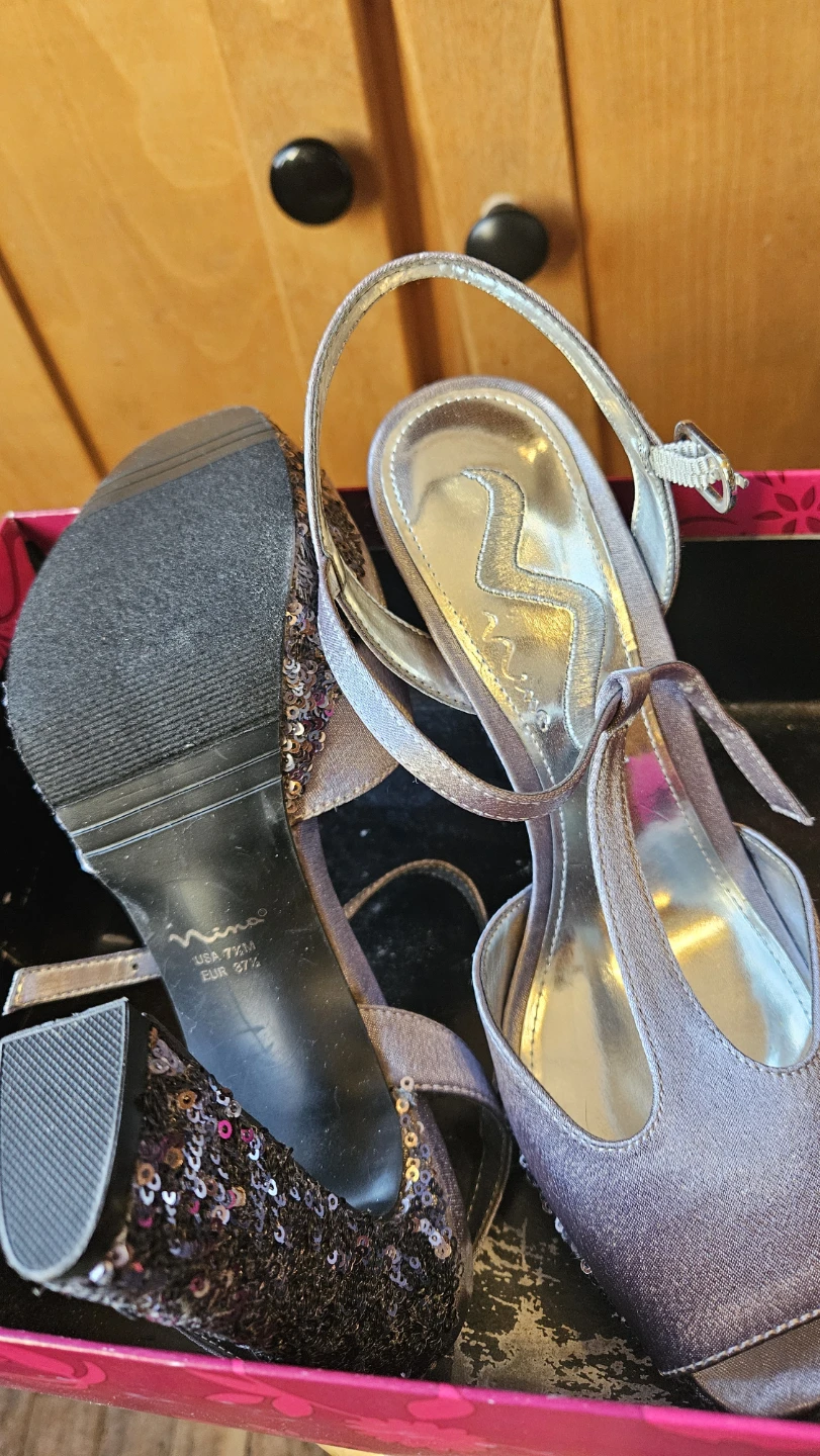 Nina Women's Sparkly Heels - Size 7.5