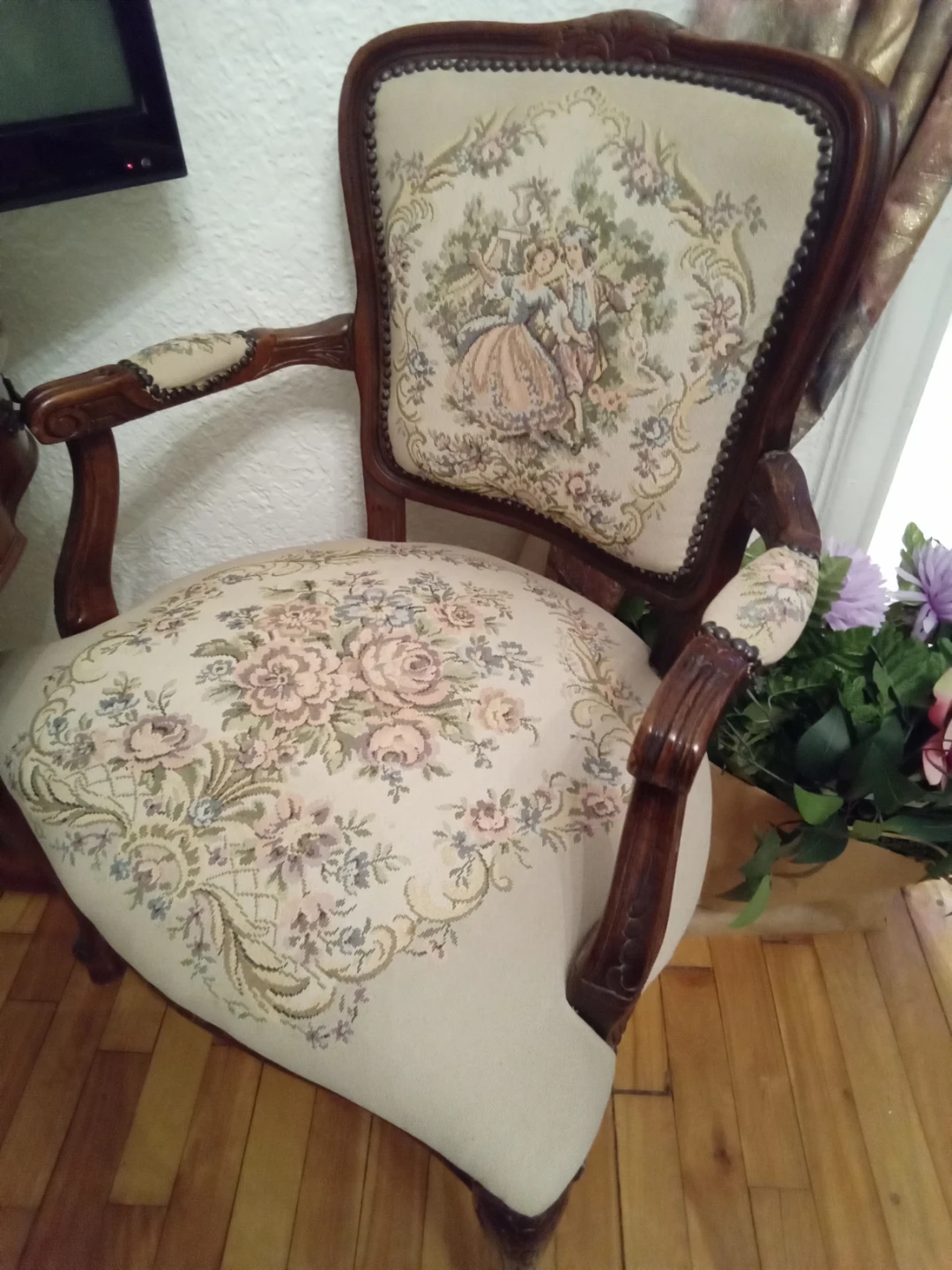 Vintage Upholstered Armchairs and table - photo 2