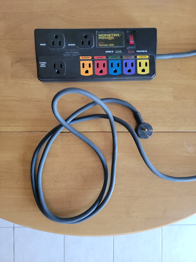 Monster Power PowerCenter PC800 Surge Protector