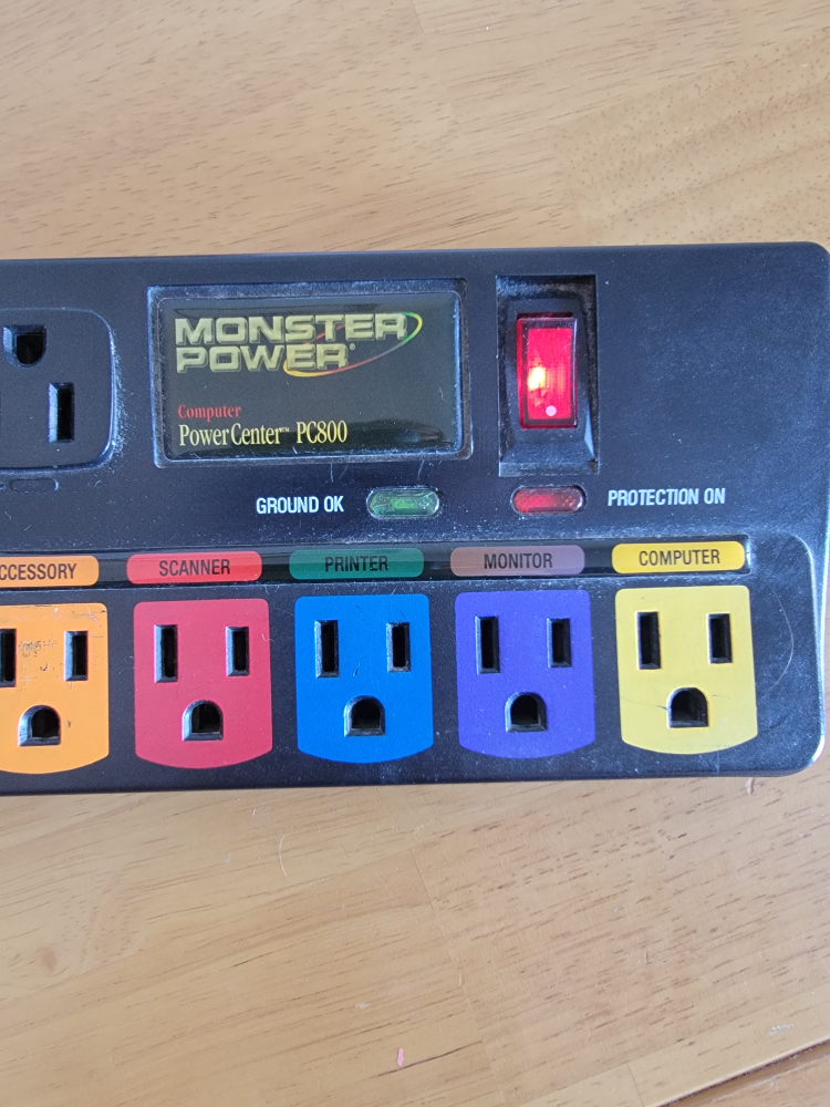 Monster Power PowerCenter PC800 Surge Protector - photo 3
