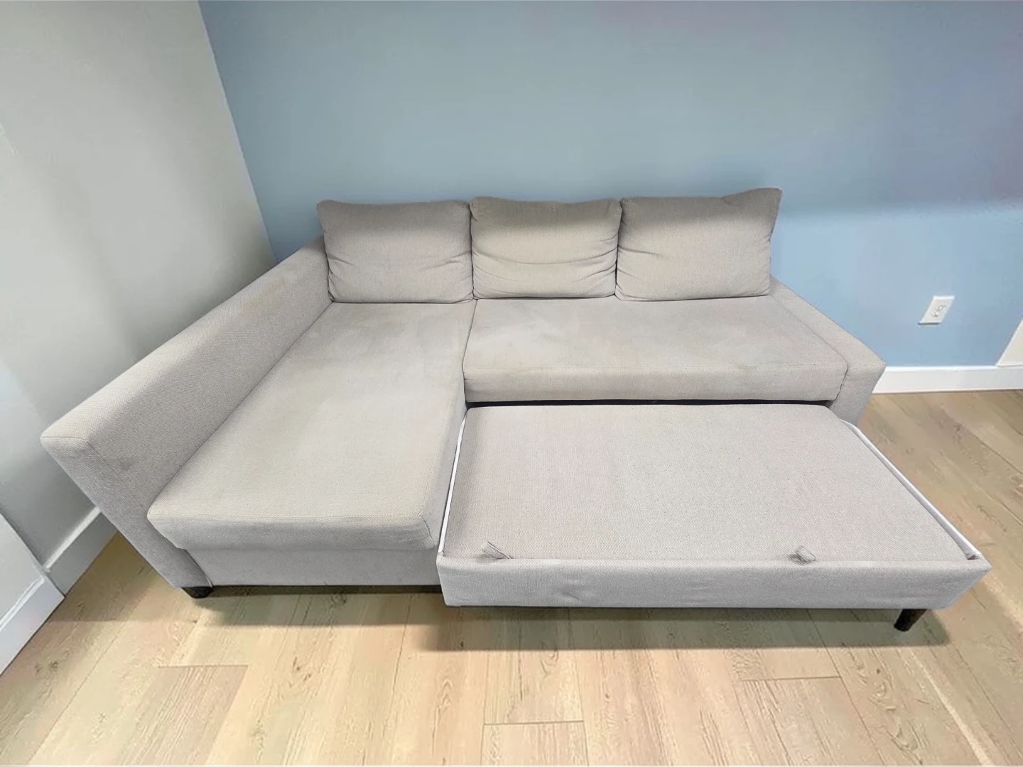 Light Grey Sectional Sofa with Pull-Out Bed