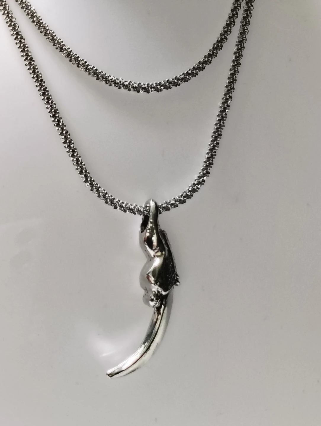 Silver Tone Claw Pendant Necklace - photo 3