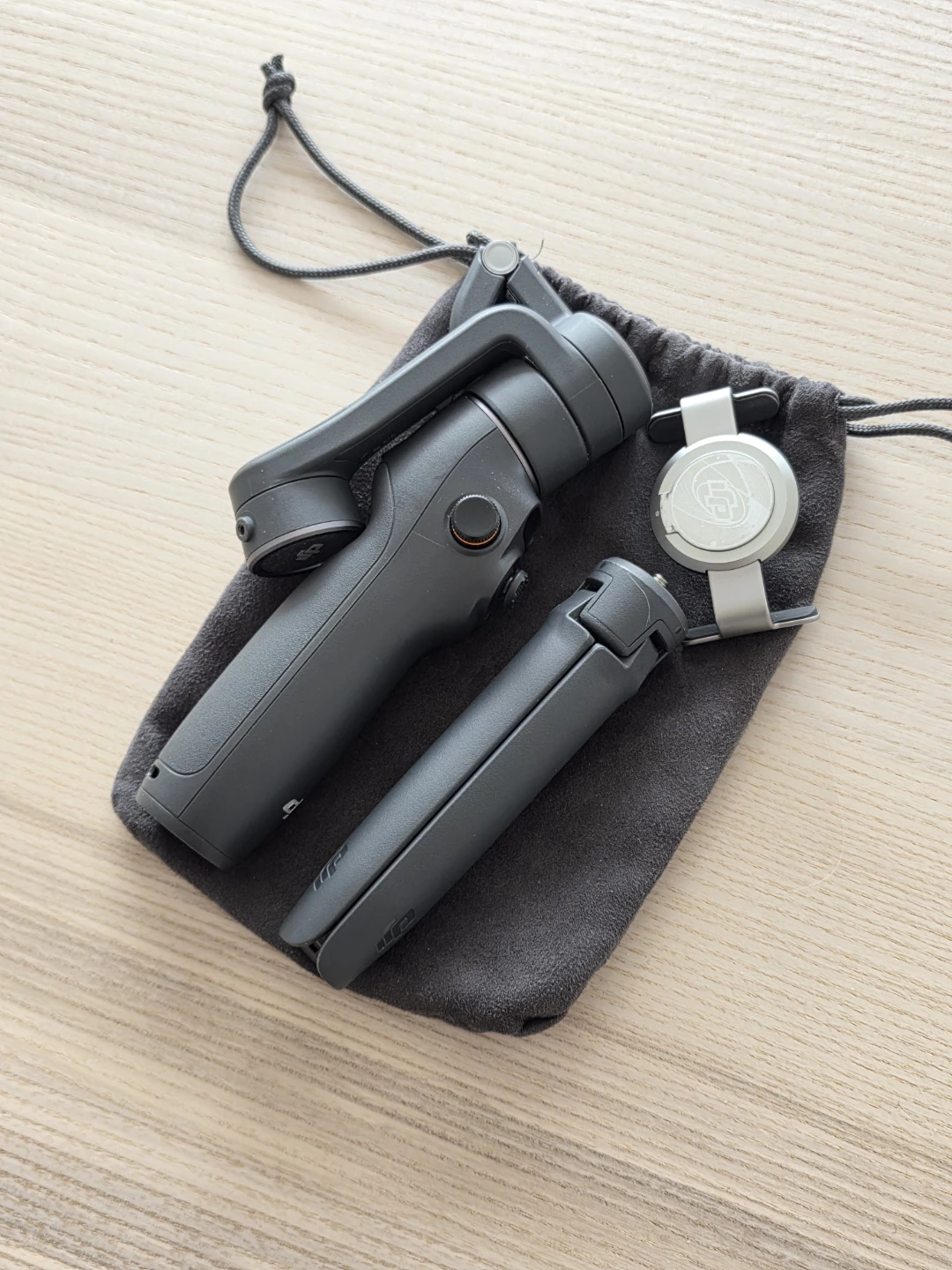 DJI Osmo Mobile 6 - Smartphone Gimbal Stabilizer (