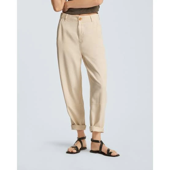 Everlane Chino's in Buttersoft, sz 4