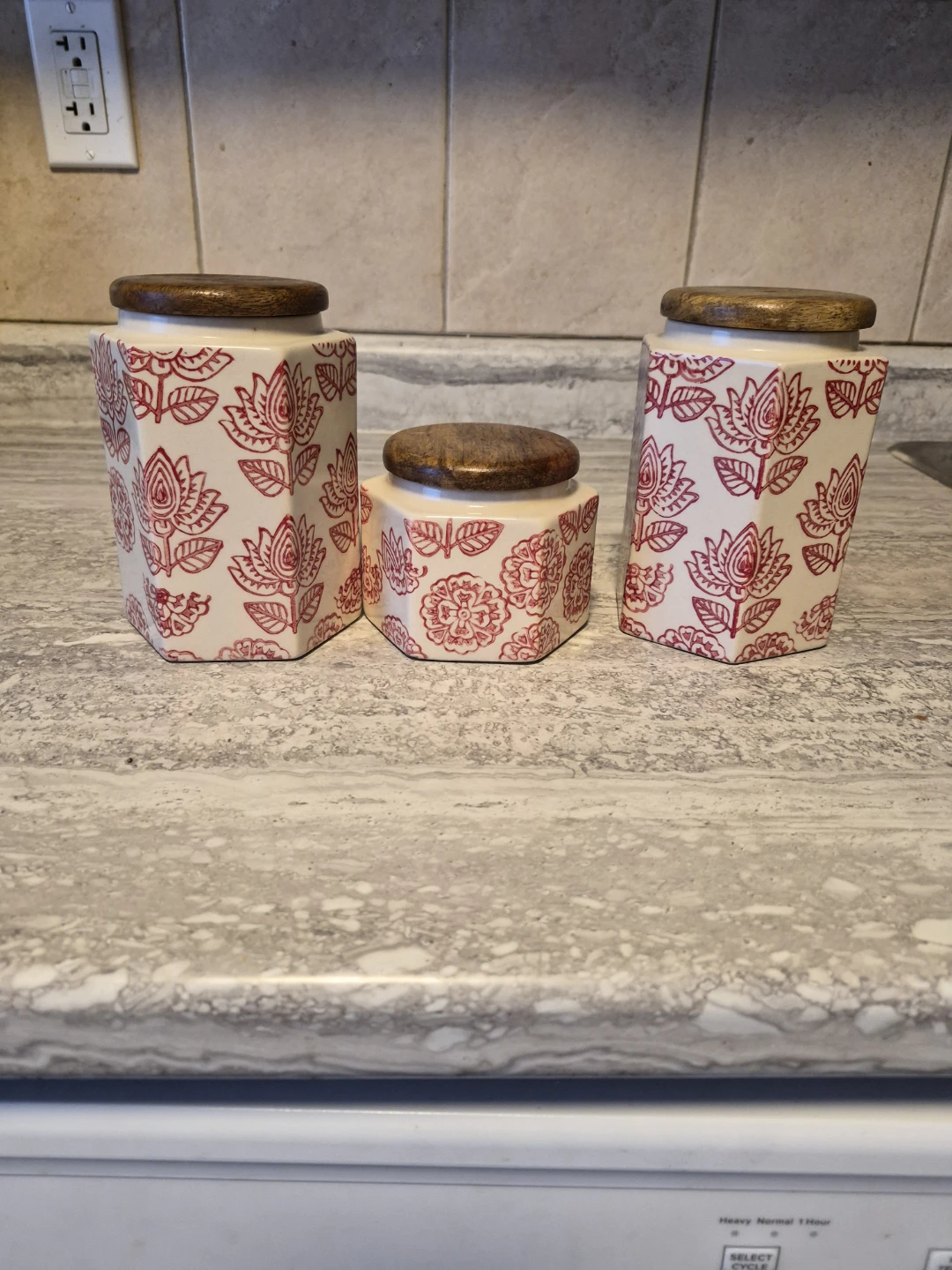 Set of 3 Ceramic Canisters with Wooden Lids - photo 2