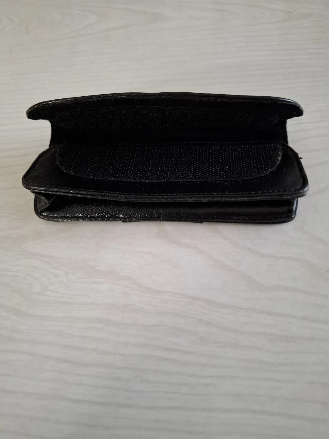 Chateau Black Faux Leather Case - photo 3