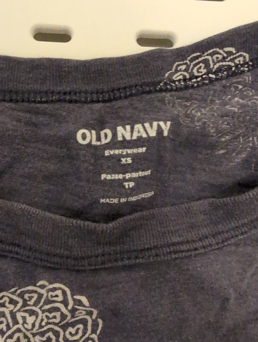 Old Navy Pineapple Print T-Shirt XS - photo 2