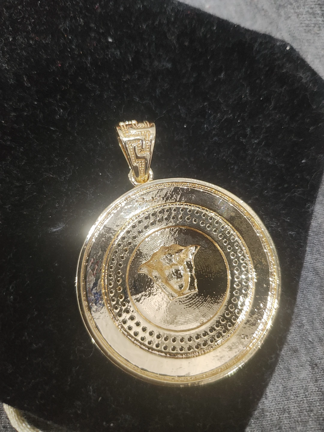 Gold Medusa Pendant Necklace - photo 3