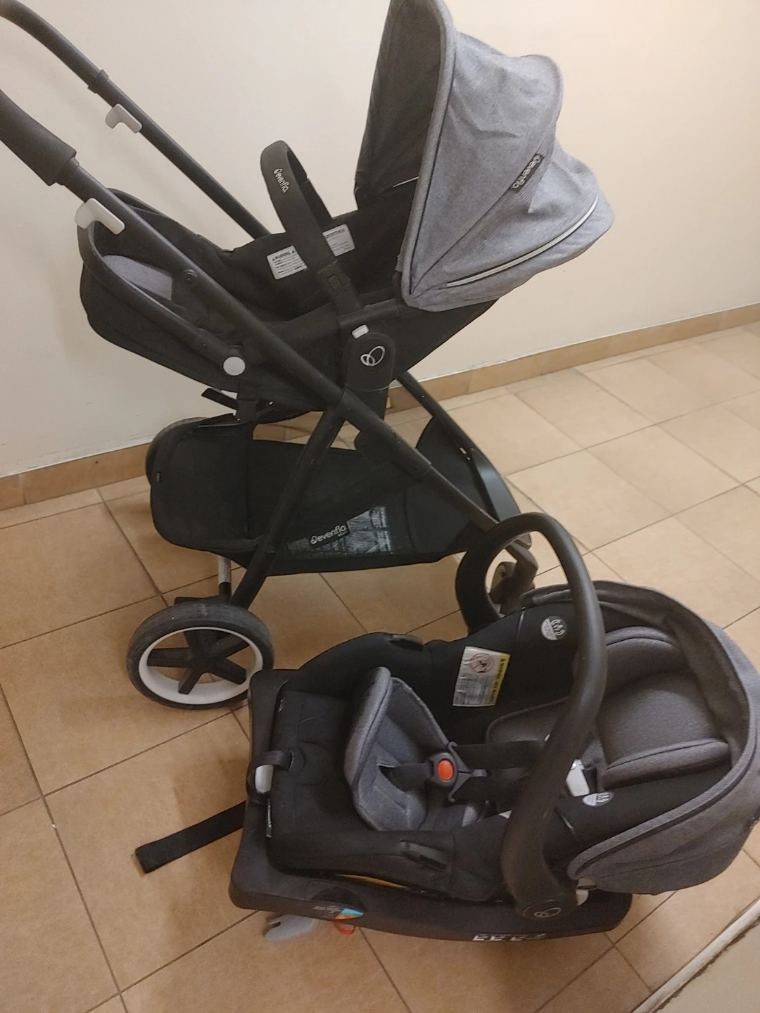 Evenflo Stroller and Car Seat Travel System