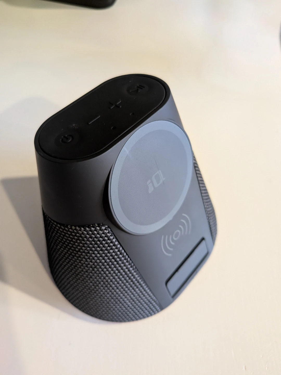 iQ Bluetooth Speaker with Magnetic Wireless Charger – Like New - photo 2