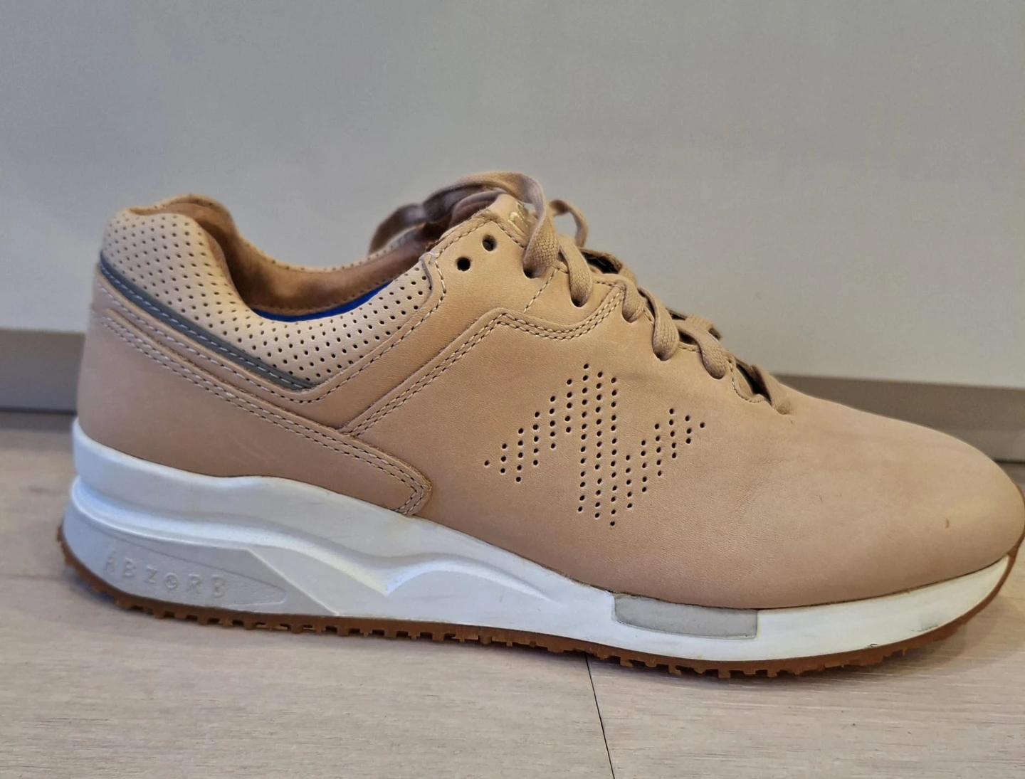 NEW BALANCE Leather Sneakers Shoes