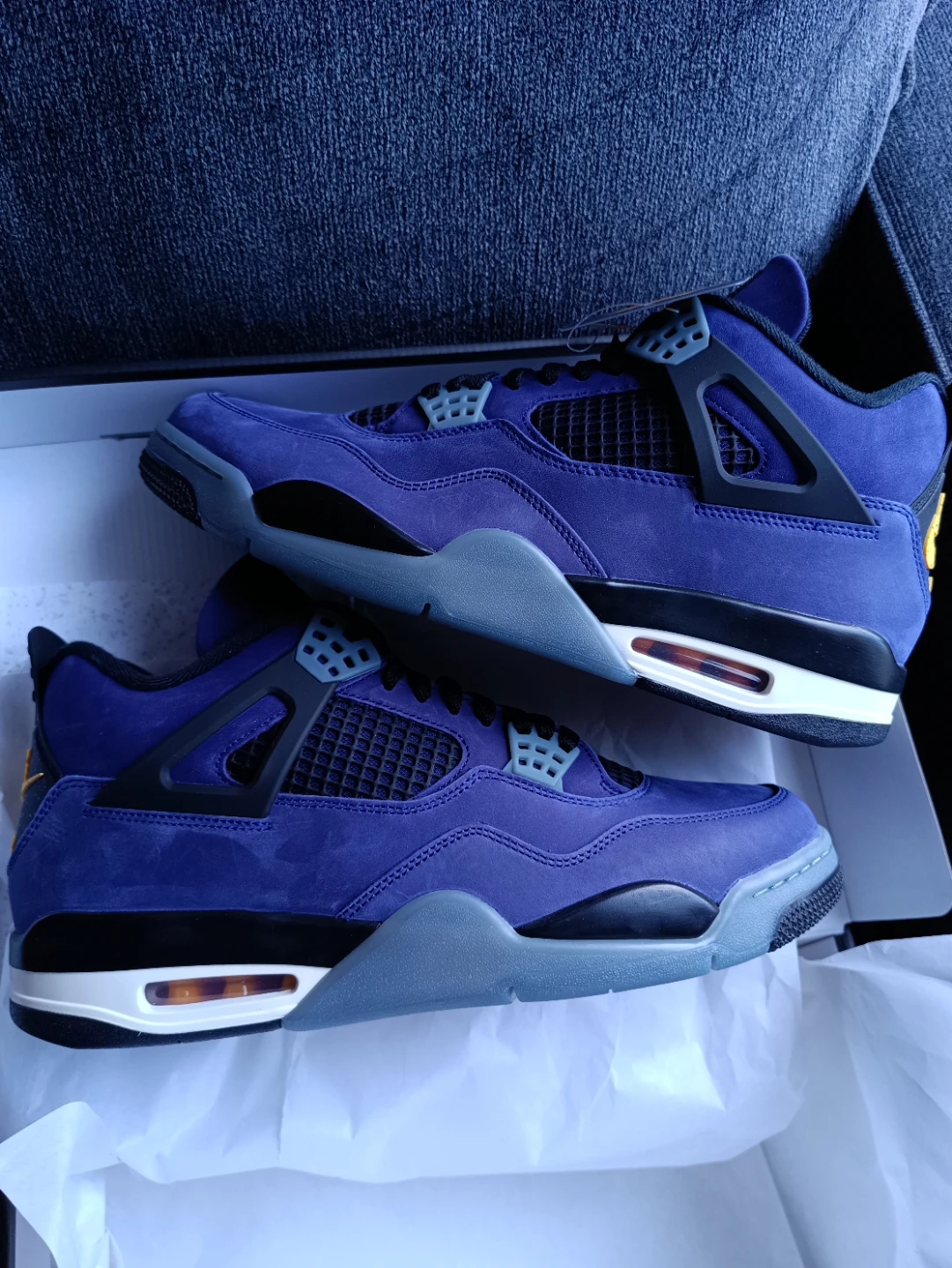 Jordan 4 Lakers - photo 3