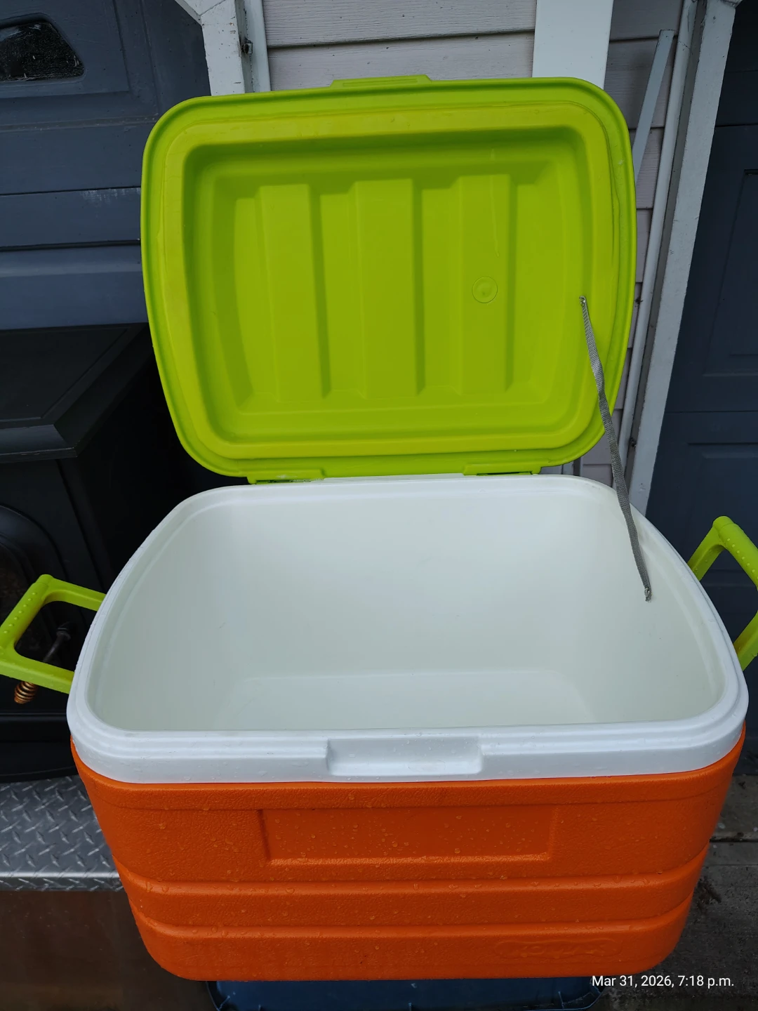 40 Litre Deluxe Carry Cooler with Drain