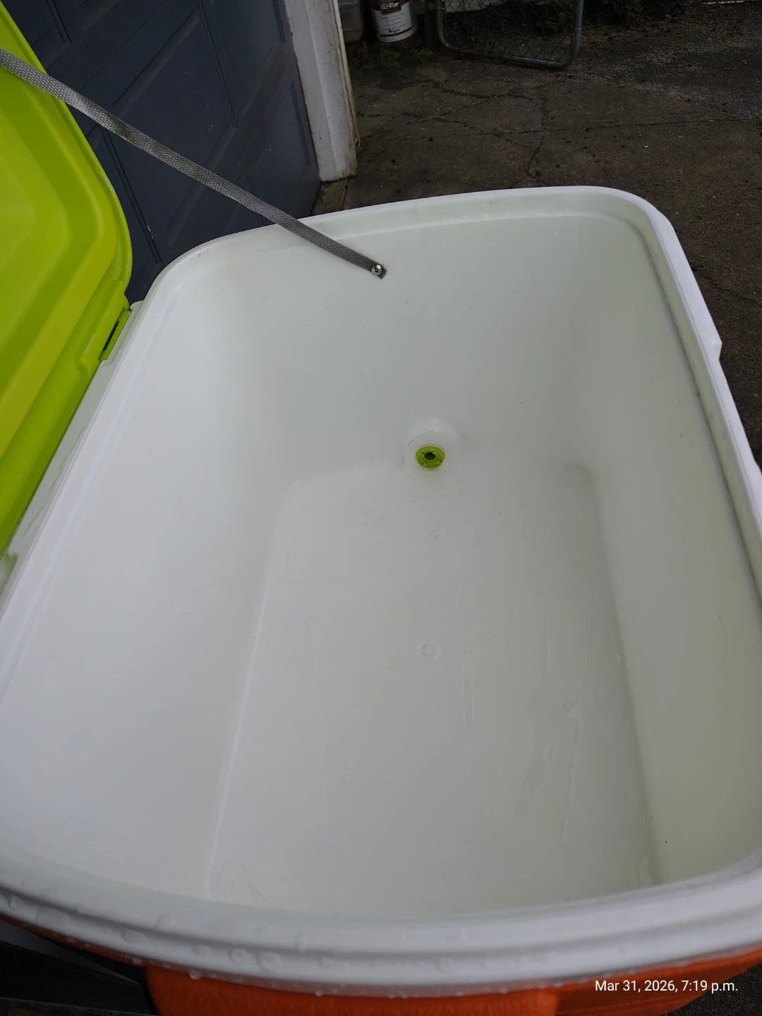 40 Litre Deluxe Carry Cooler with Drain - photo 4