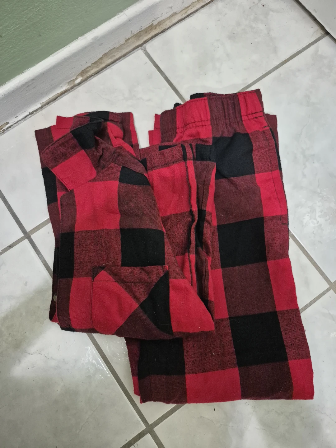 Old Navy Plaid Pajama Set - Unisex M (8)
