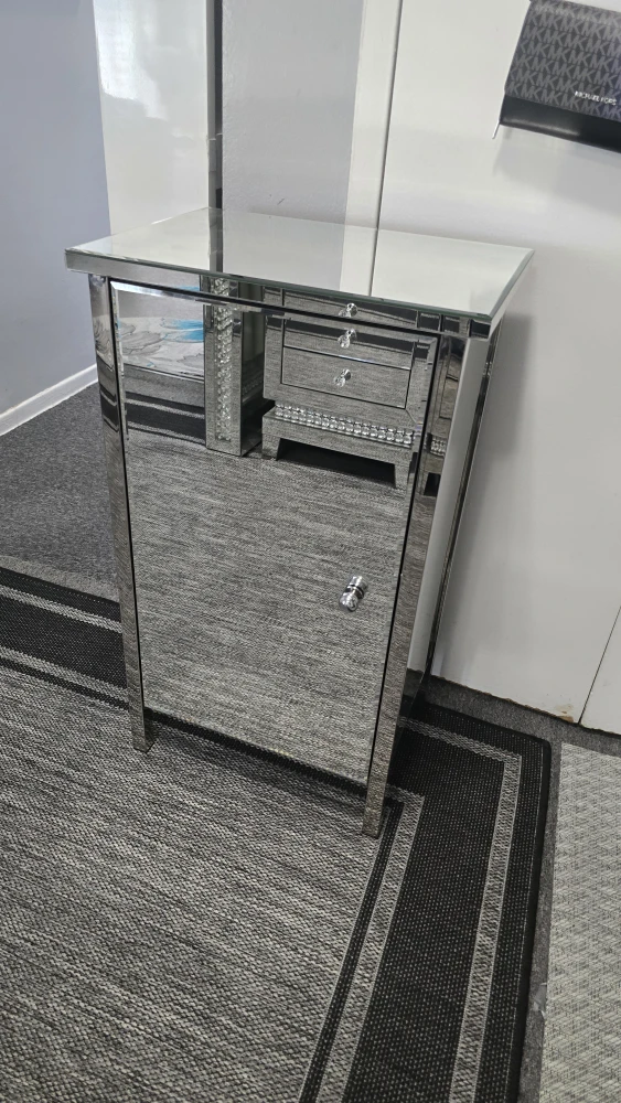 Mirrored Cabinet with Crystal Handle - photo 4
