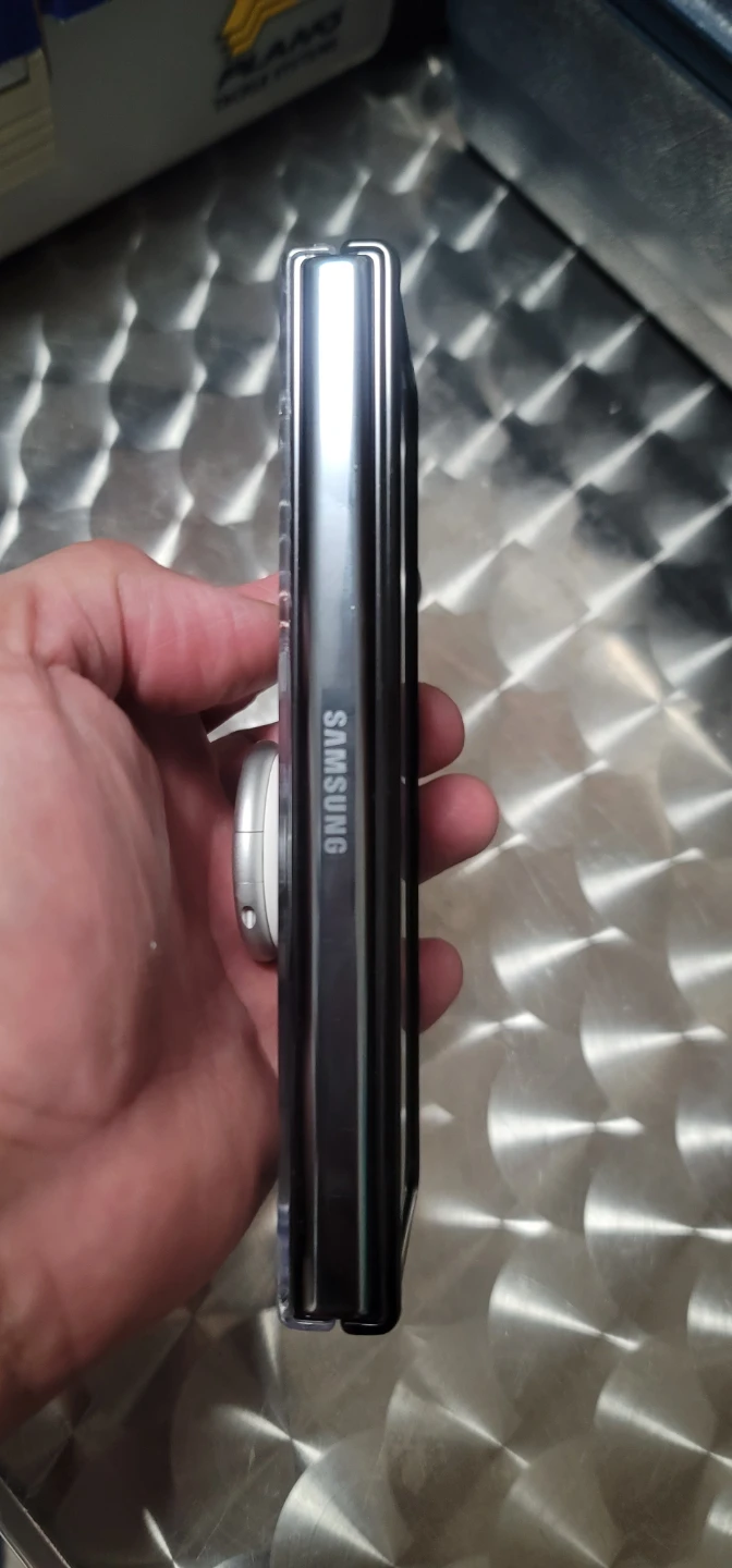 Samsung Galaxy Z Fold 5 - photo 3