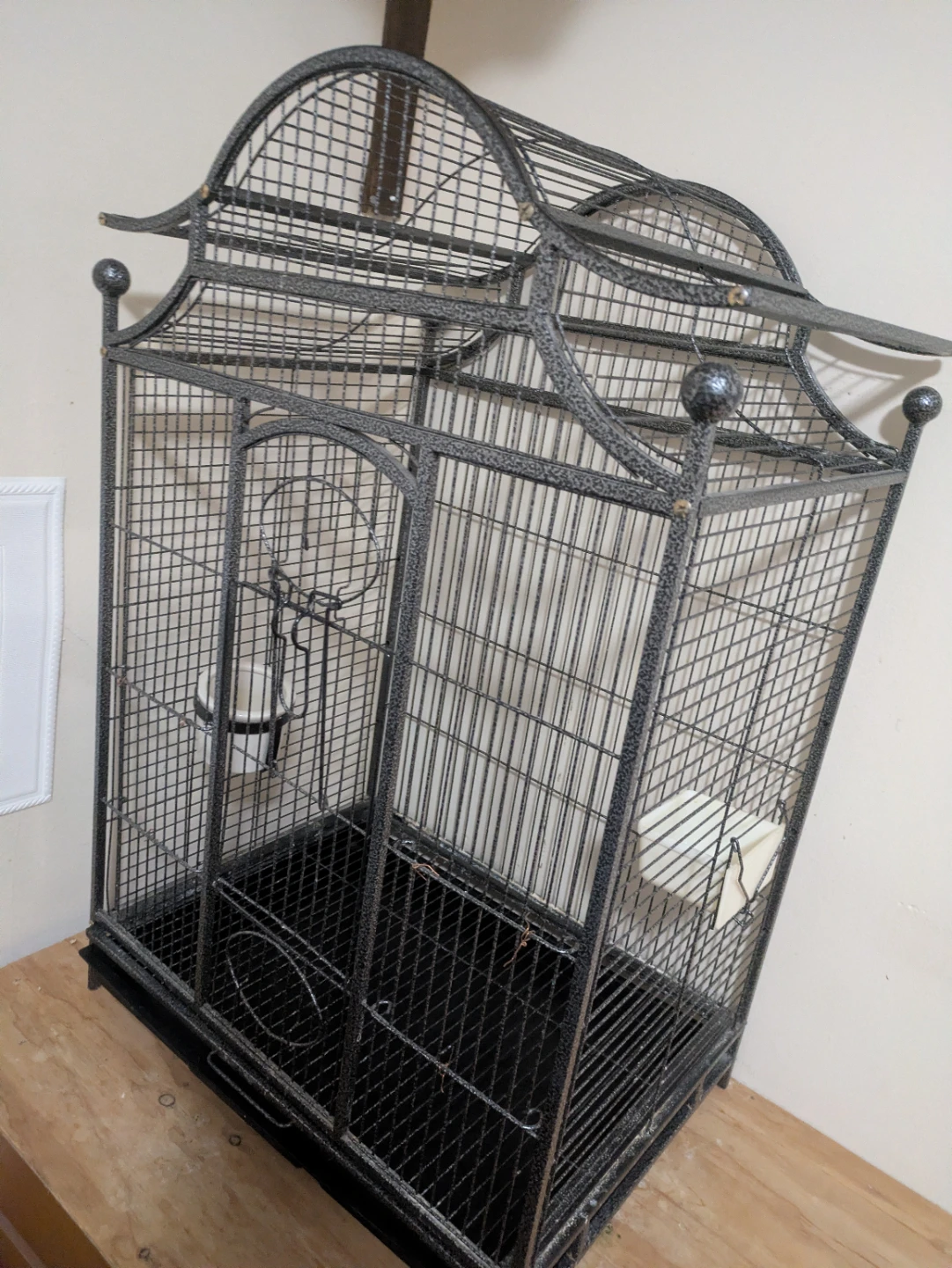 Parrot cage