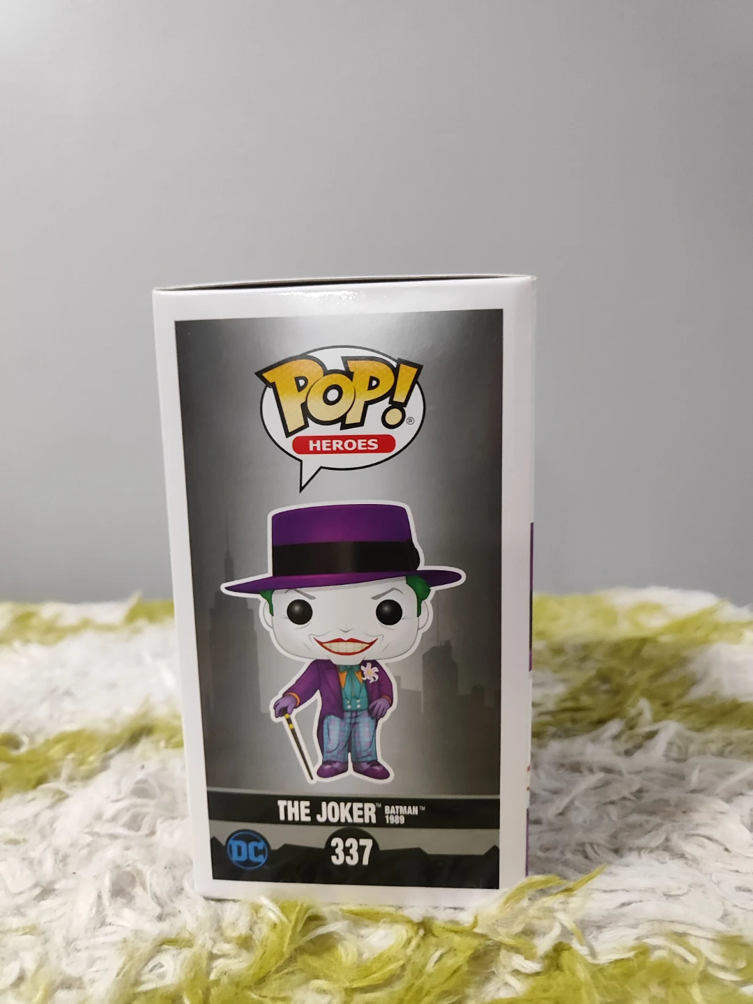 Funko Pop! Heroes Batman The Joker Vinyl Figure #337 - photo 2