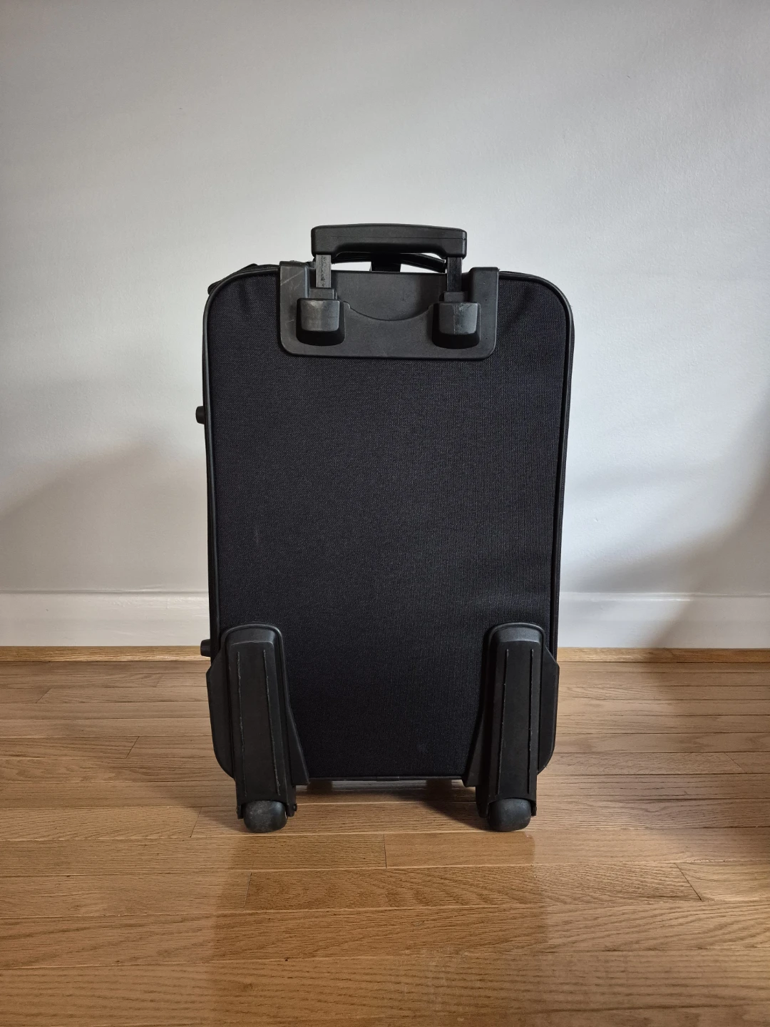 Carry-On Suitcase: Black, with Telescopic handle: Paris Match - photo 3