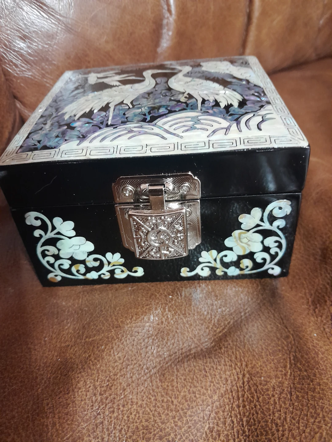Lacquer Box with Mother of Pearl Inlay - Cranes & Flowers - photo 2