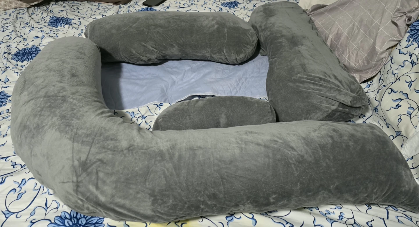 C-Shaped Pregnancy Pillow - photo 2