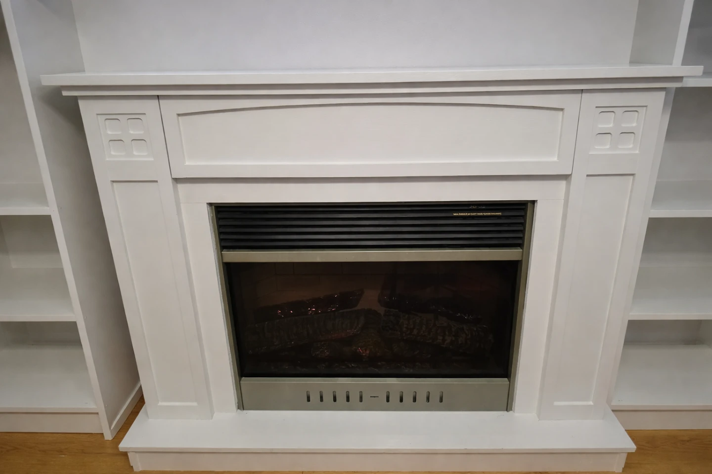 White Electric Fireplace with Mantel