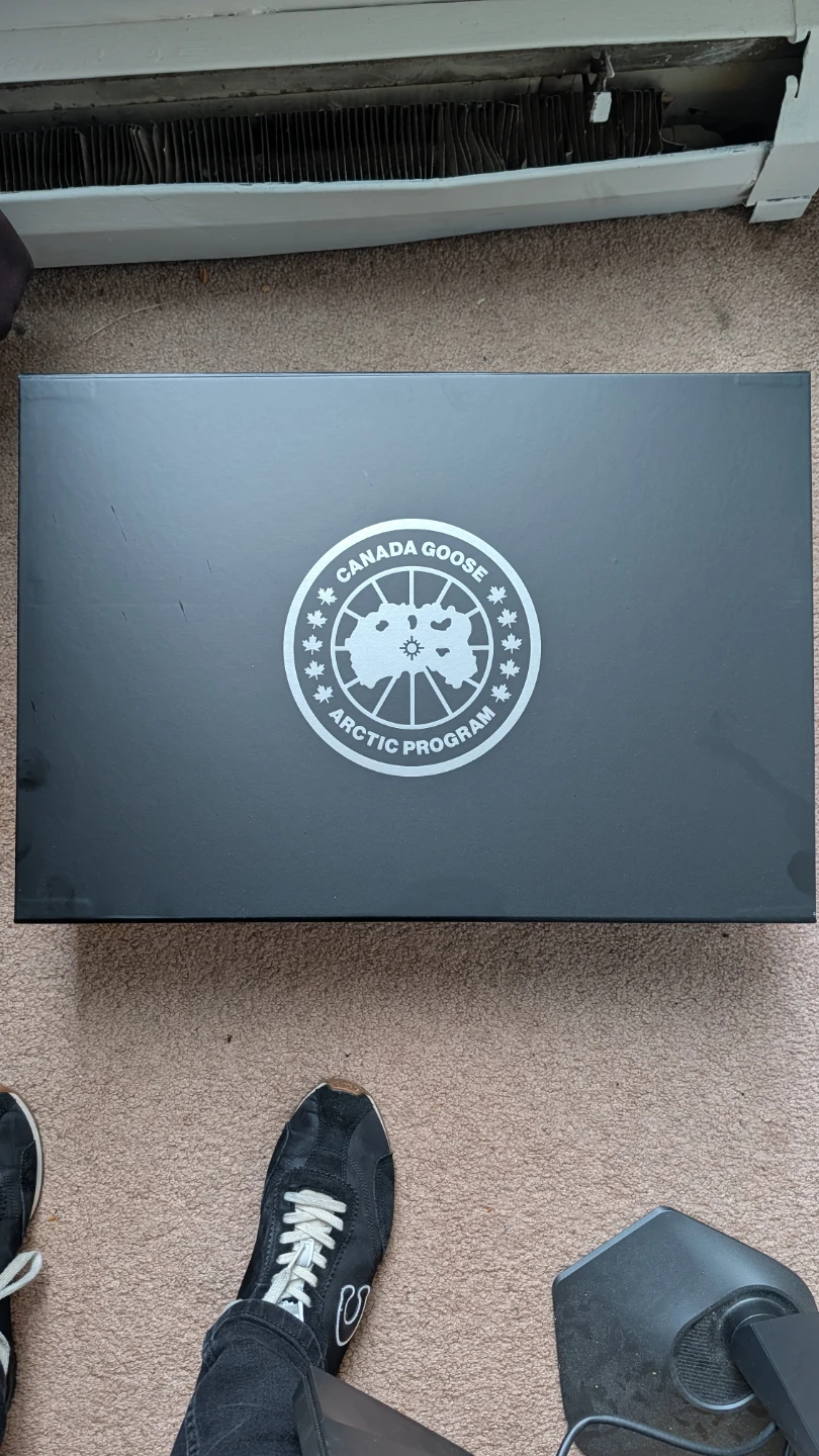 Canada Goose Down Jacket hybridge lite hoodie - photo 3