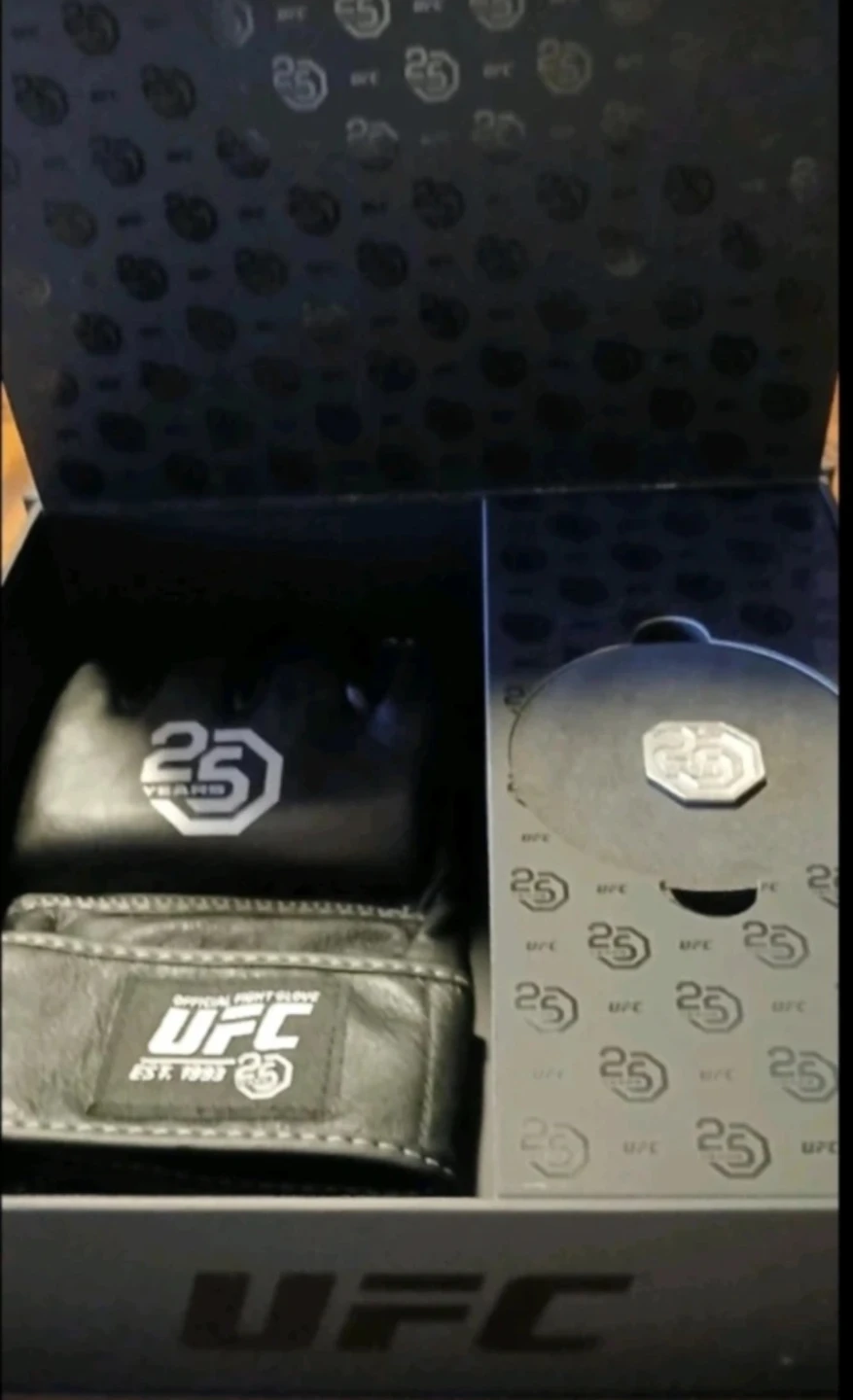 RARE UFC 25 YEAR SILVER ANNIVERSARY PROMO PACKAGE ! NEW - photo 4