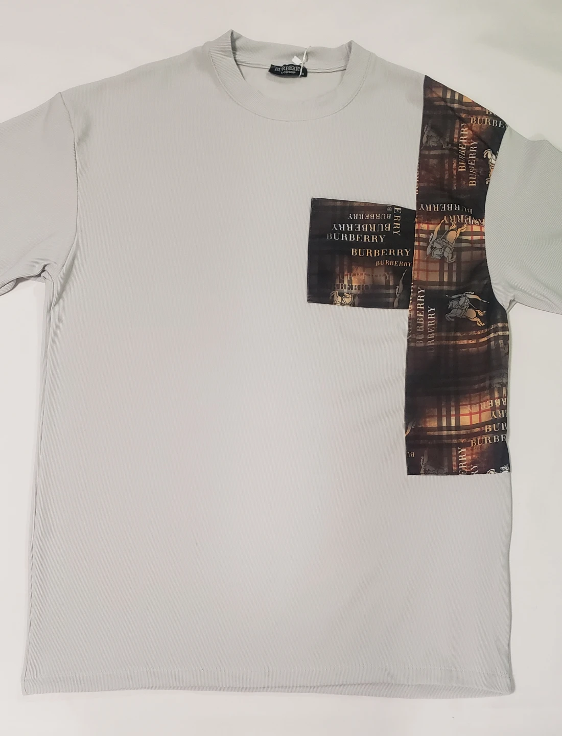Brand new Men's Burberry Tshirt Size M