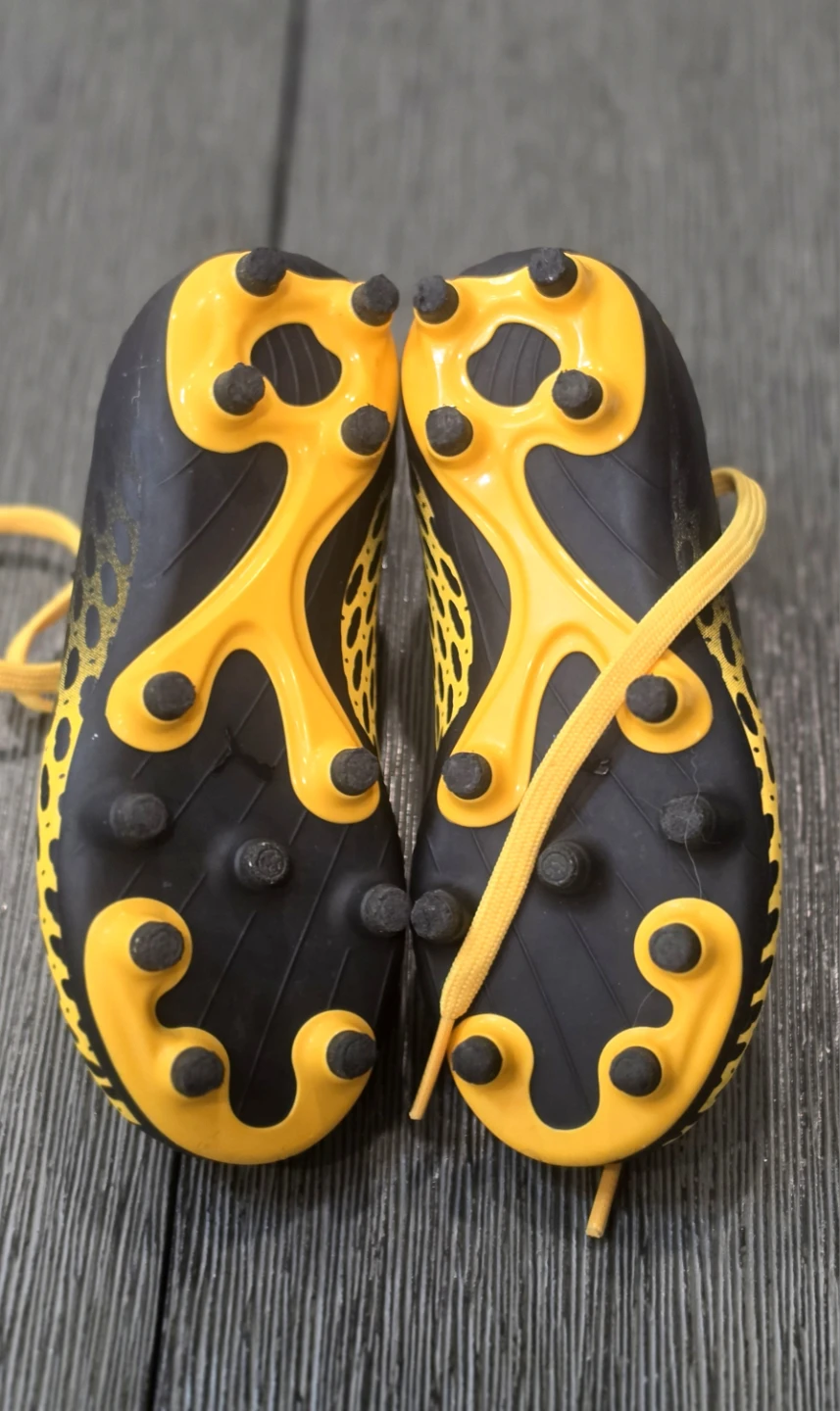 Puma Soccer Cleats - Black and Yellow - photo 3