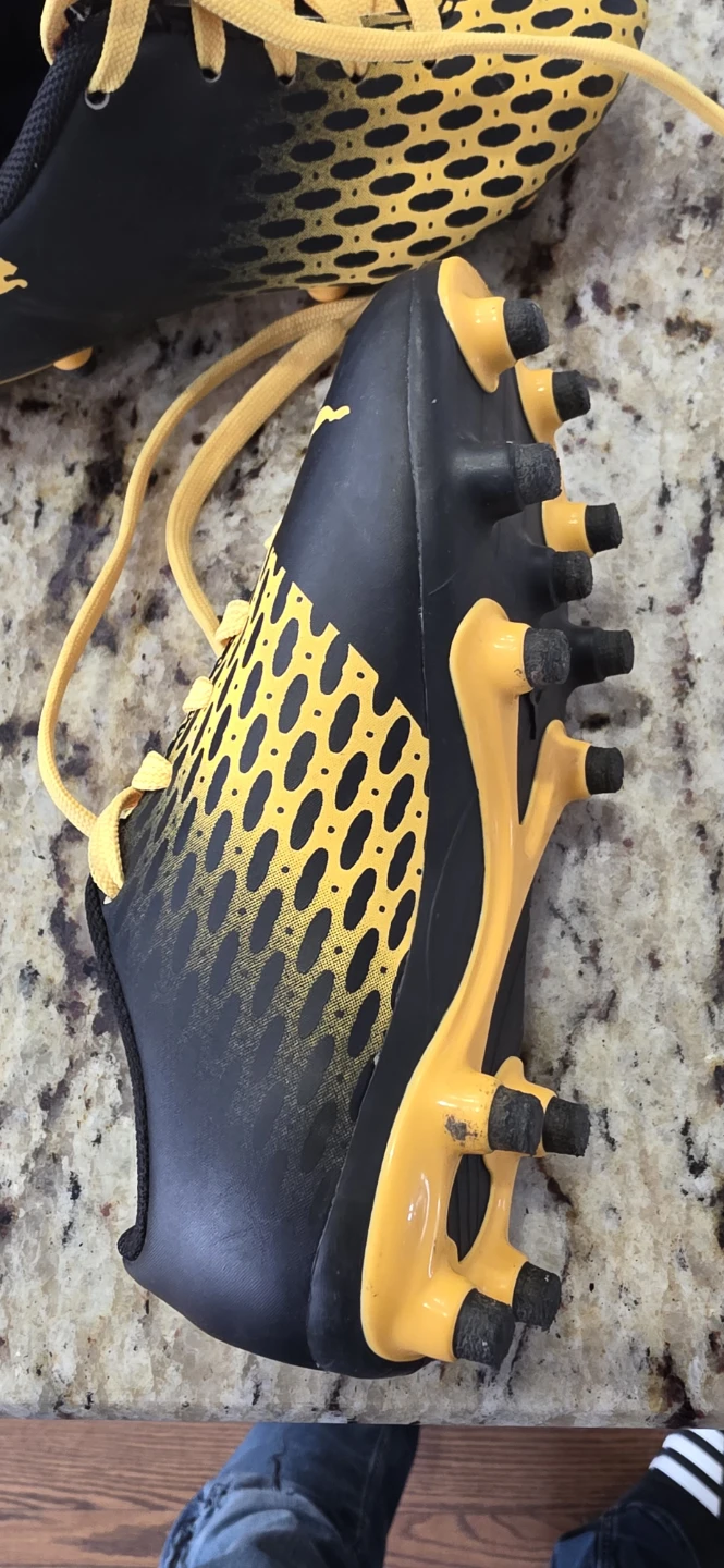 Puma Soccer Cleats - Black and Yellow - photo 5