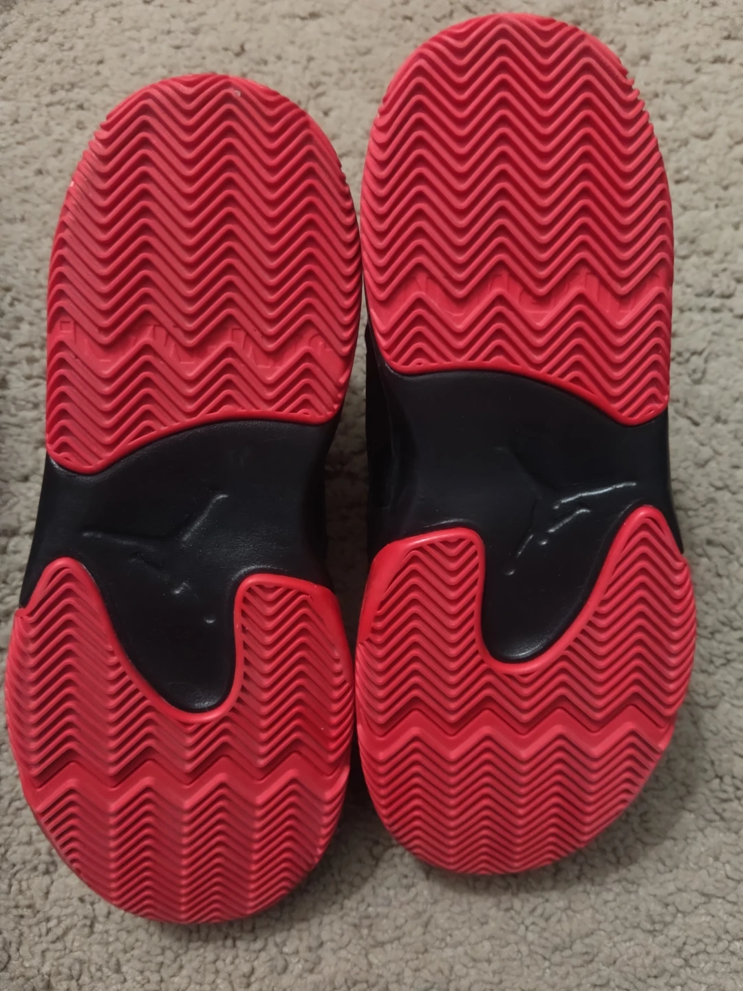 Jordan Black and Red Youth Sneakers - photo 5
