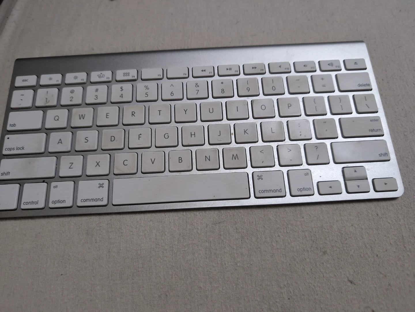 Apple Wireless Keyboard A1314