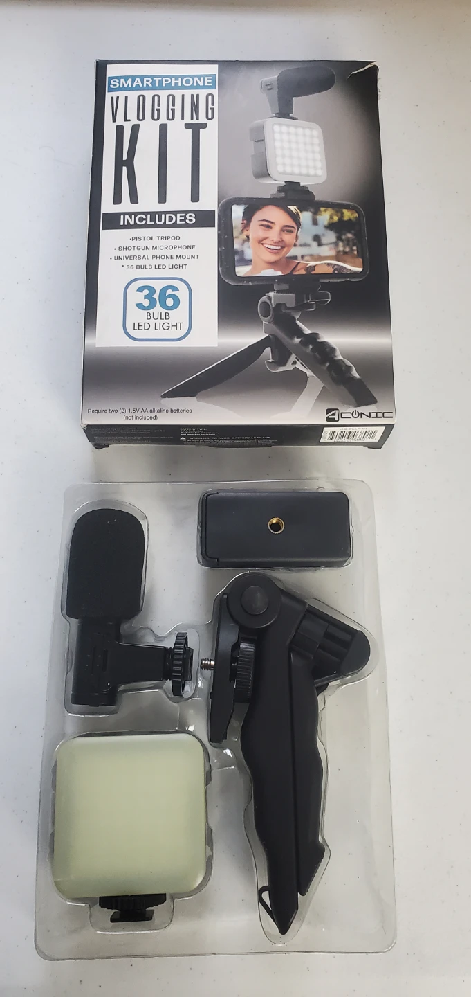 Smartphone Vlogging Kit with LED Light and Microphone