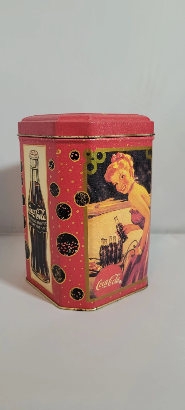 Coca-Cola Collectible Tin - photo 3