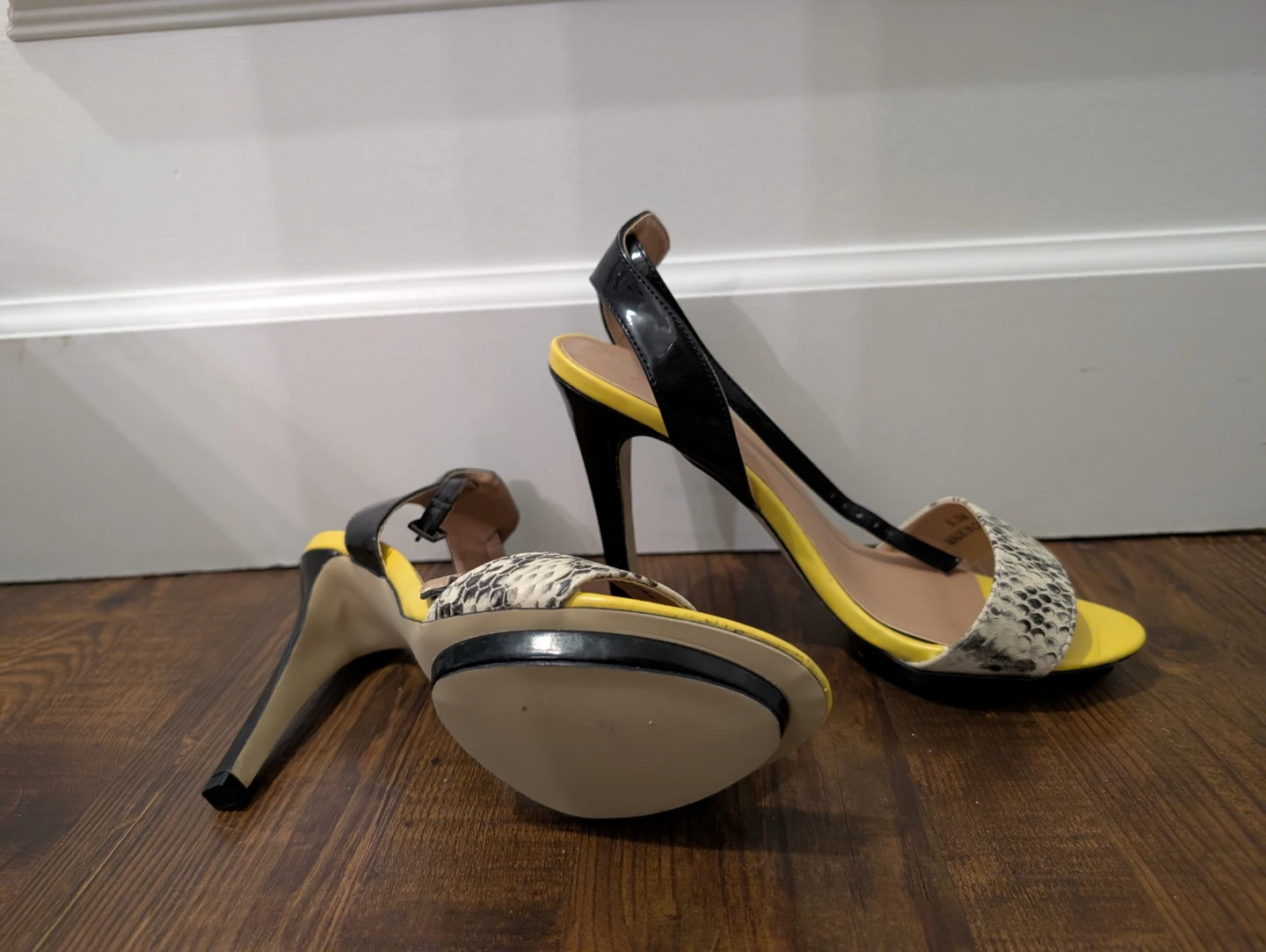 Justfab Snakeskin & Yellow Heels - Size 6.5