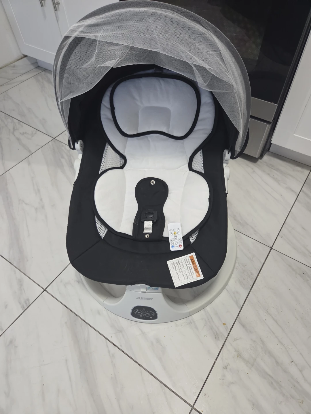 JUITOY Baby Rocker with Mosquito Net