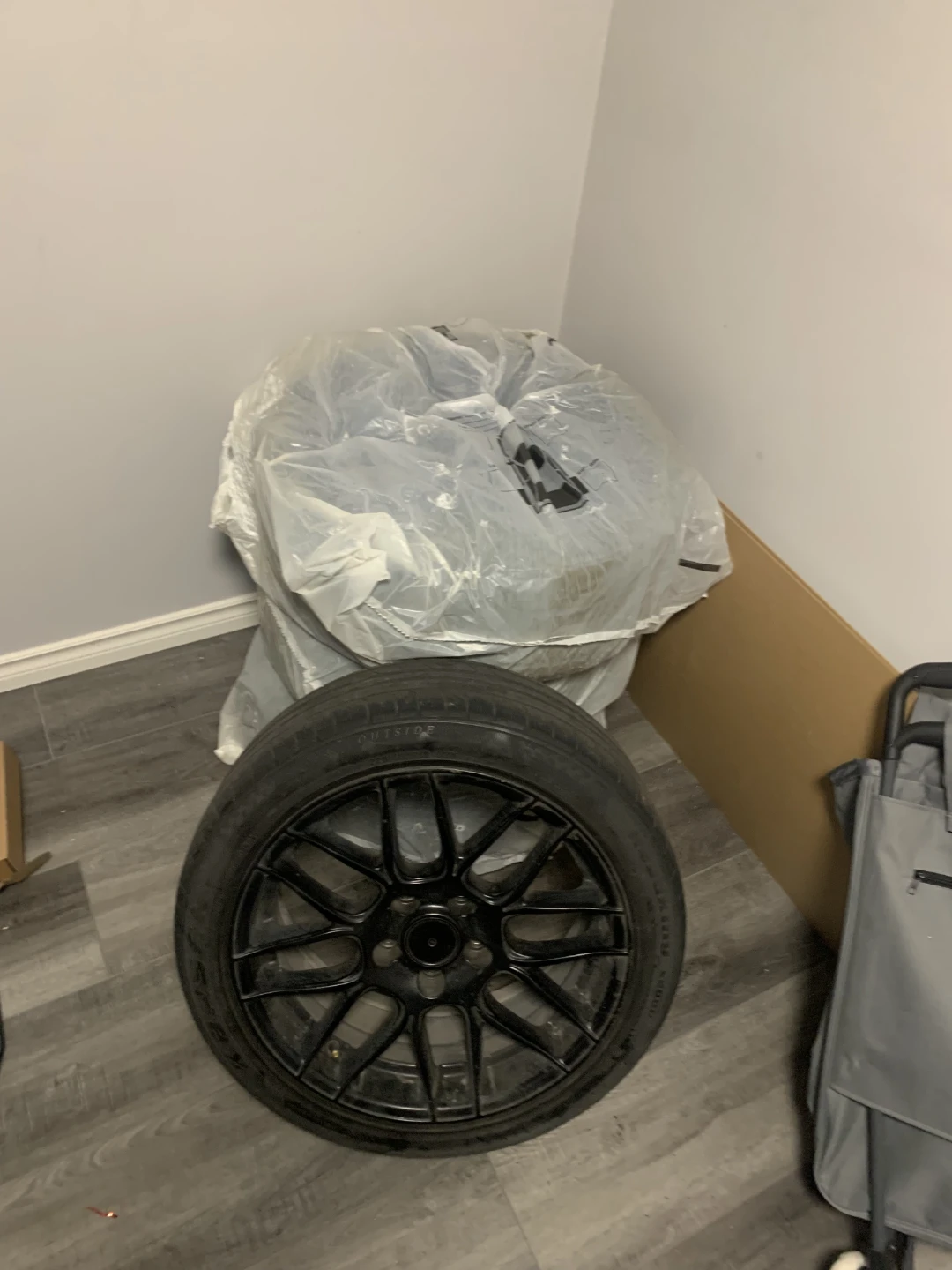 Black Alloy Wheels with 225/45ZR18 95W Tires - photo 5