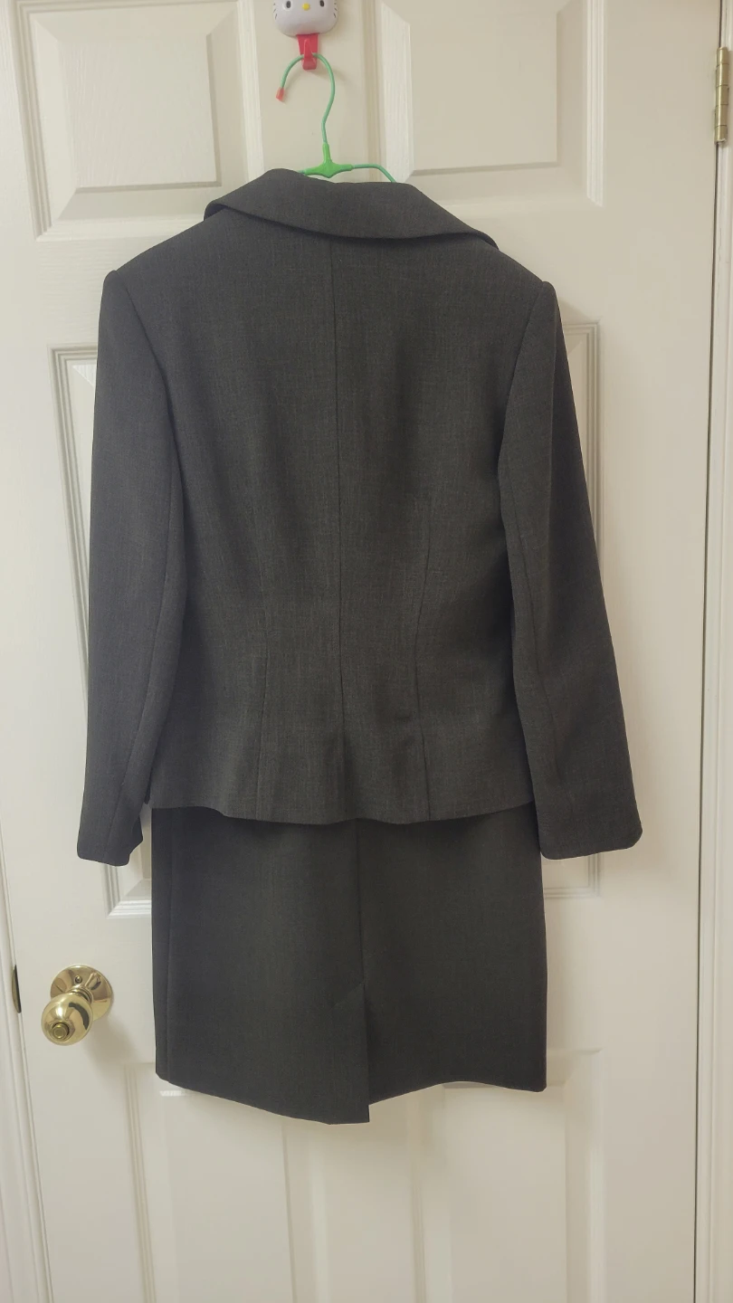 Braemar Women's 2-Piece Suit - Size 2P - photo 2